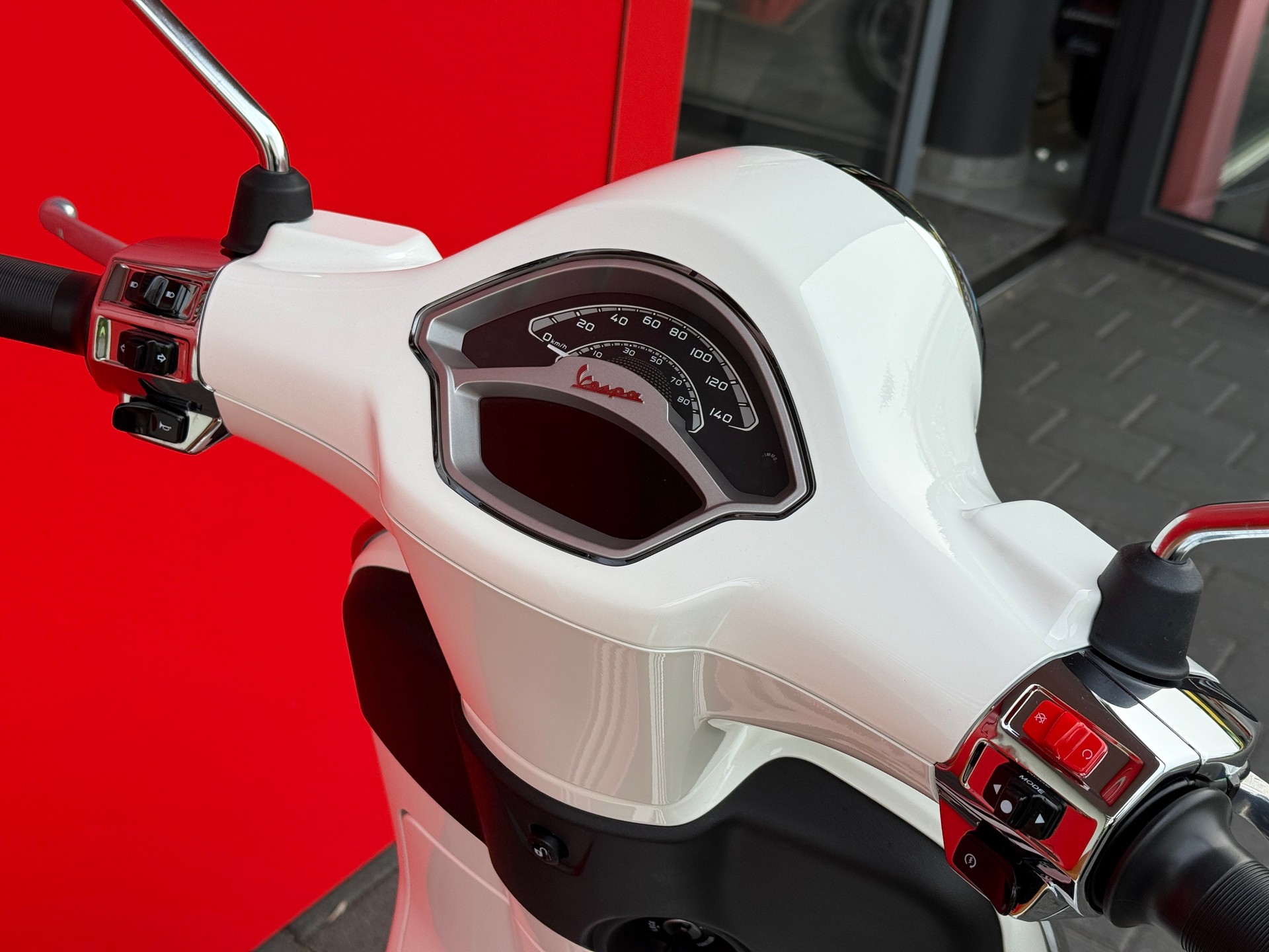 PIAGGIO Vespa 125 Primavera ABS Celebrate 40th-image-13