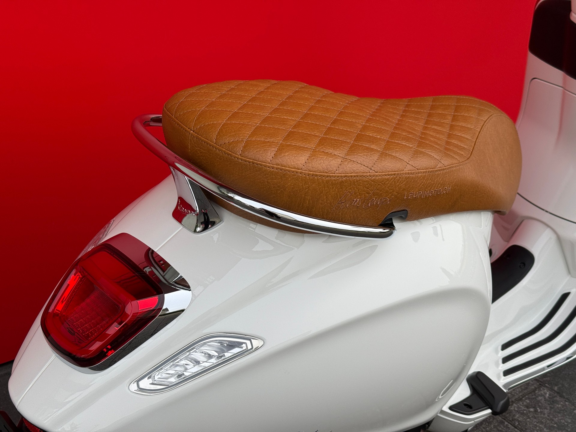 PIAGGIO Vespa 125 Primavera ABS Celebrate 40th-image-12