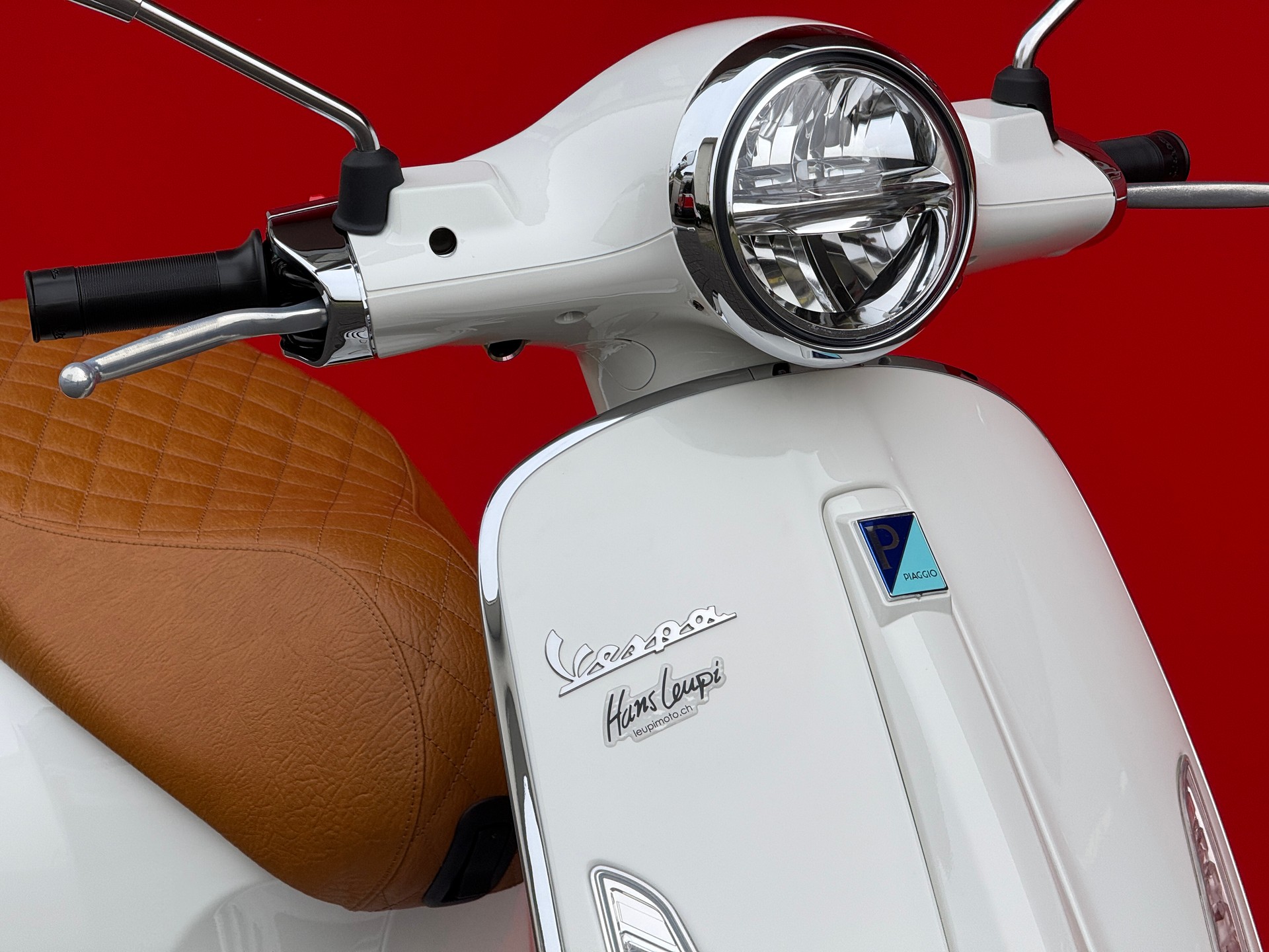 PIAGGIO Vespa 125 Primavera ABS Celebrate 40th-image-9