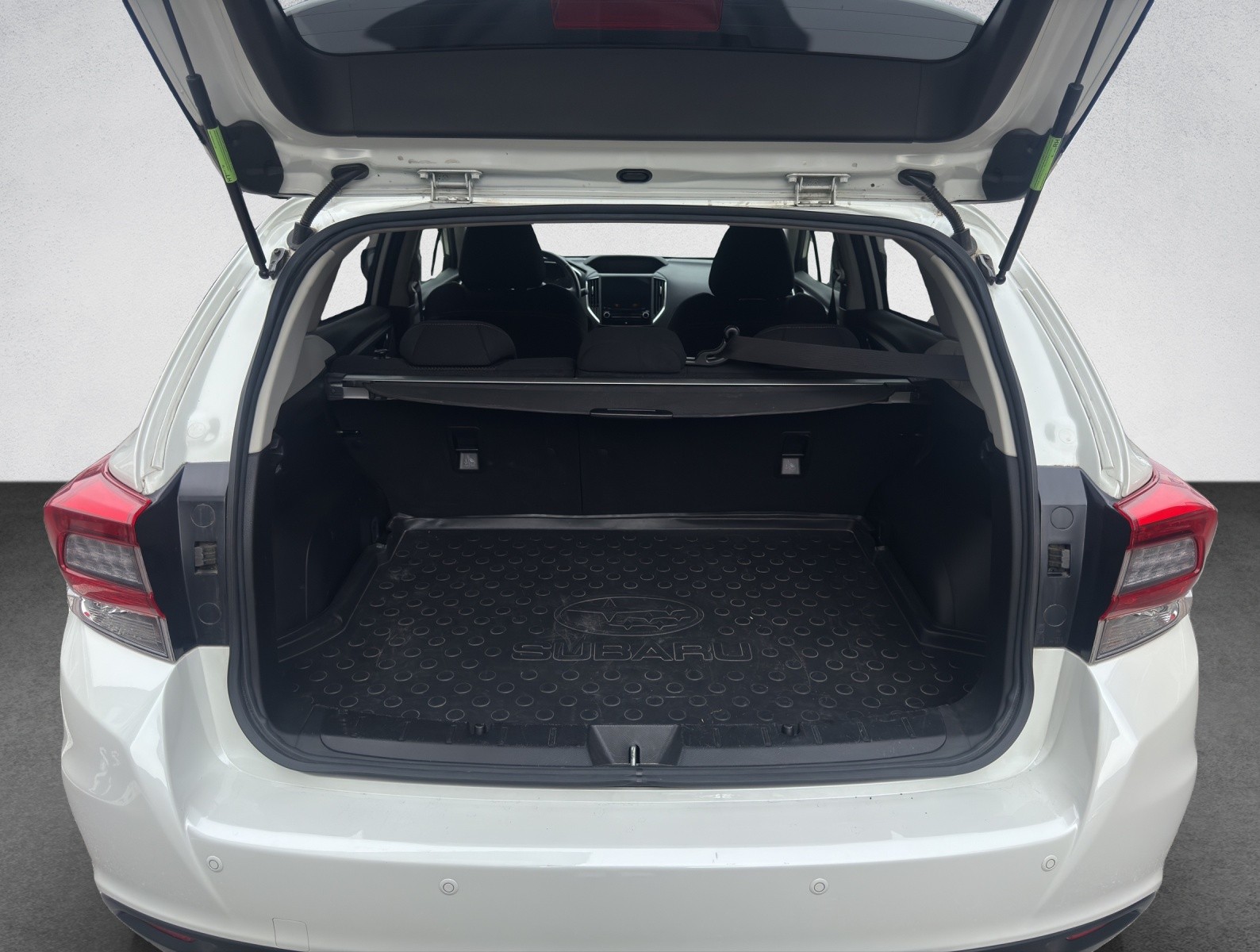 SUBARU Impreza 2.0i e-Boxer Swiss Plus AWD CVT-image-16