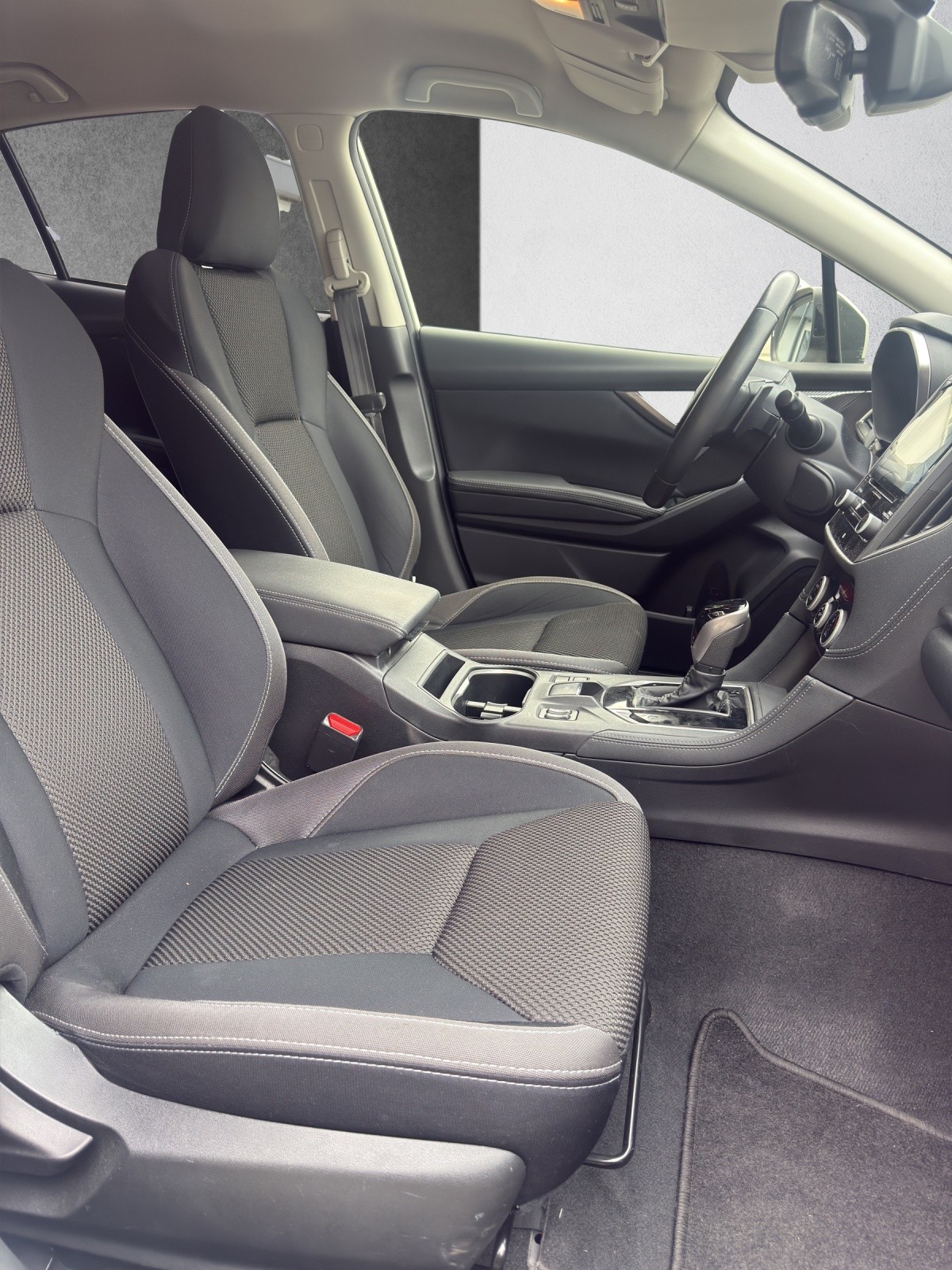 SUBARU Impreza 2.0i e-Boxer Swiss Plus AWD CVT-image-13