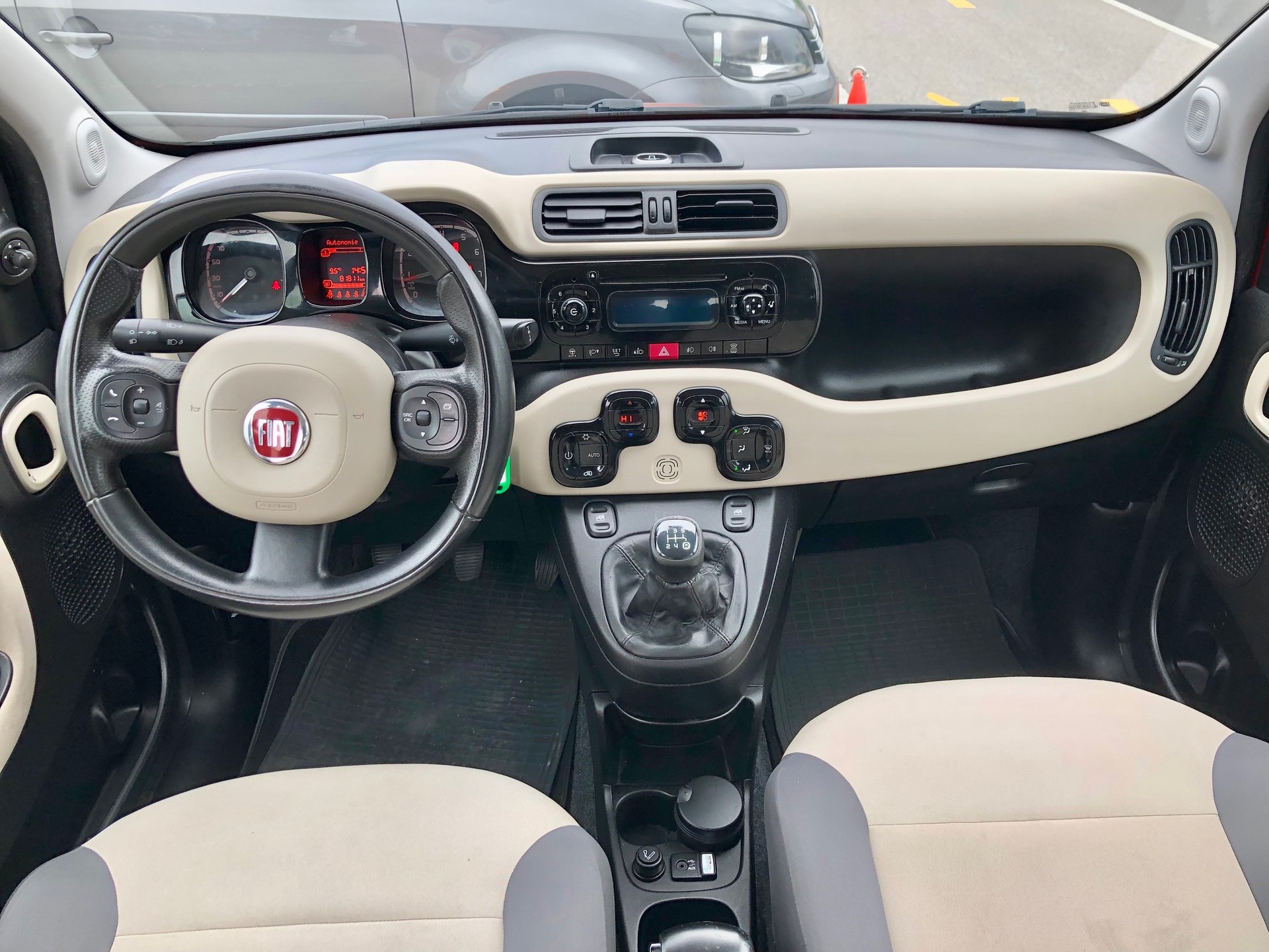 FIAT Panda 1.2 Lounge-image-14