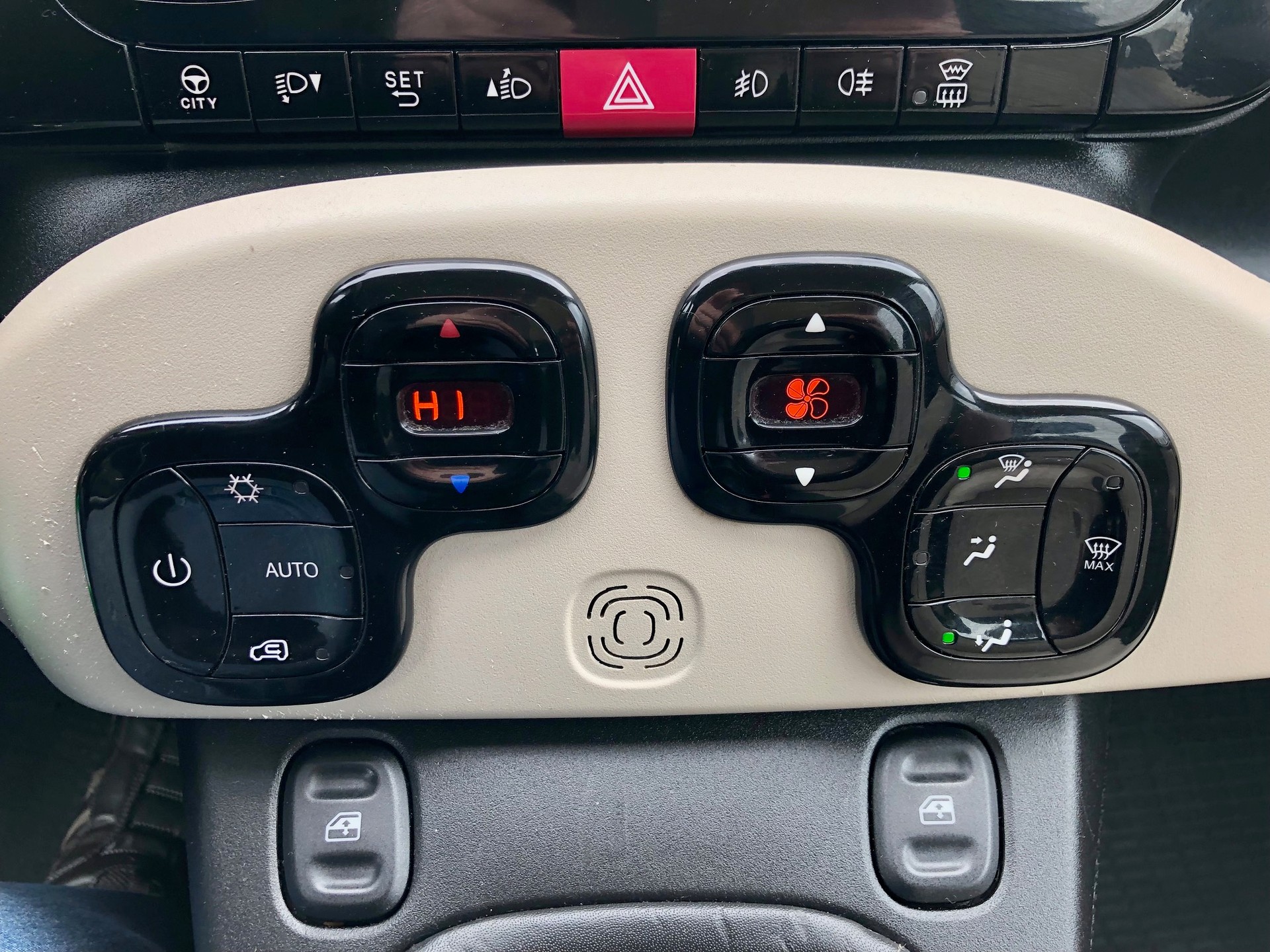FIAT Panda 1.2 Lounge-image-11