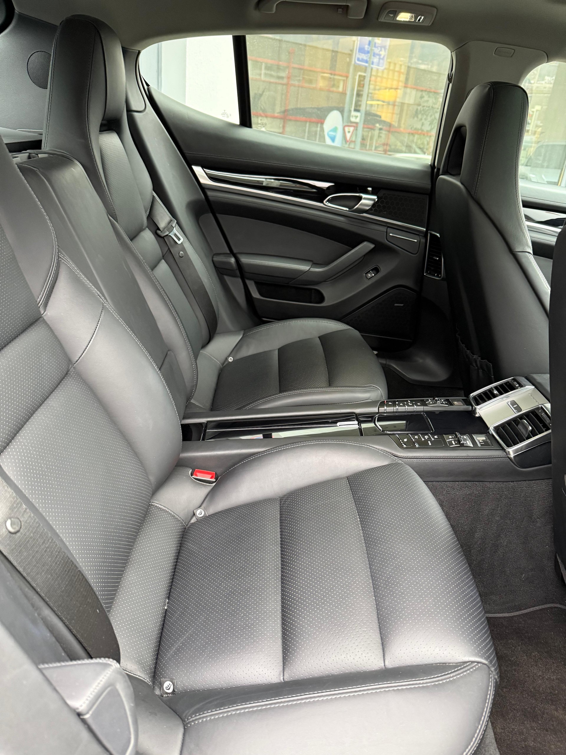 PORSCHE Panamera 4S 3.0 PDK-image-9