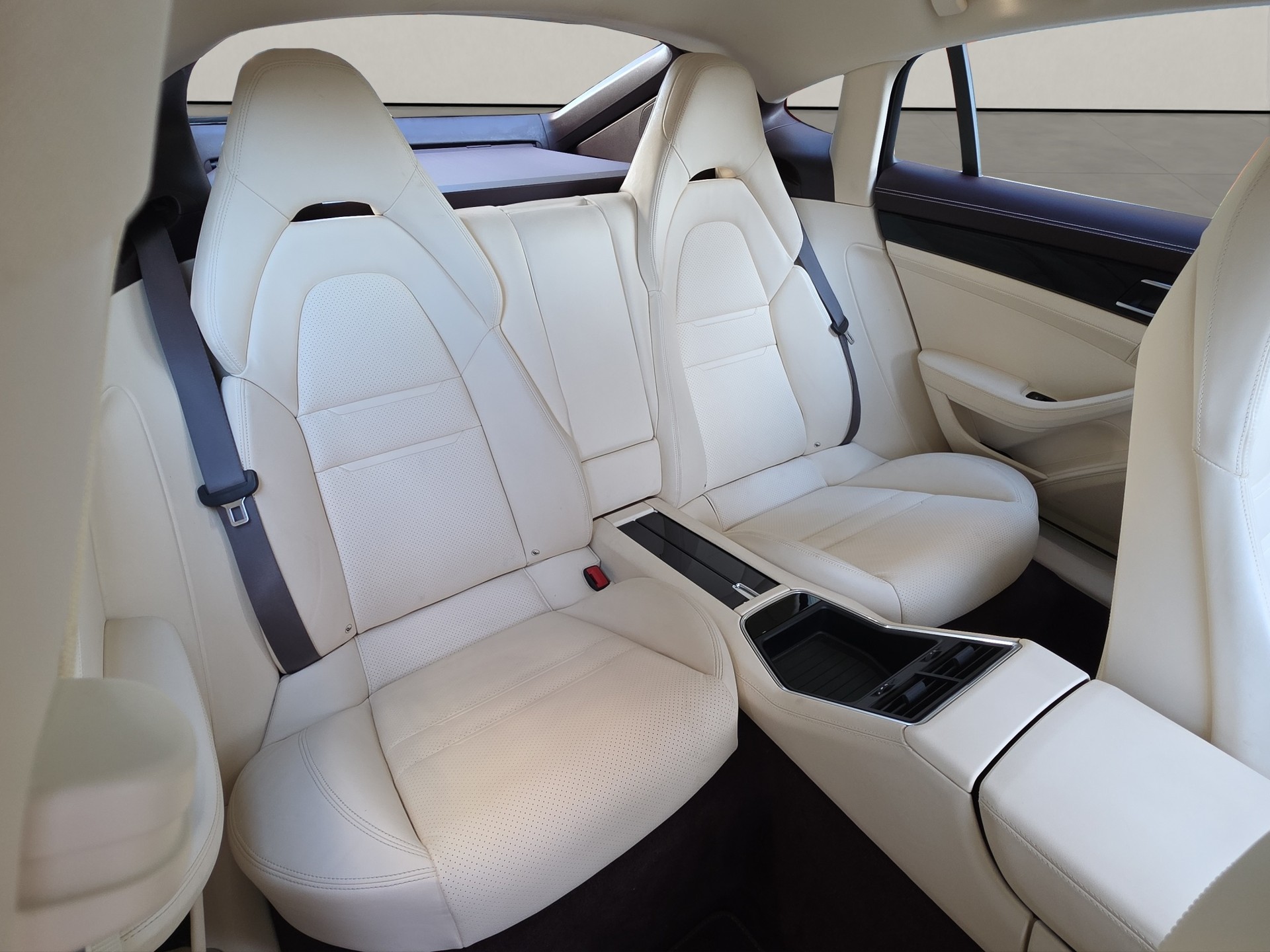PORSCHE Panamera 4 E-Hybrid PDK-image-5