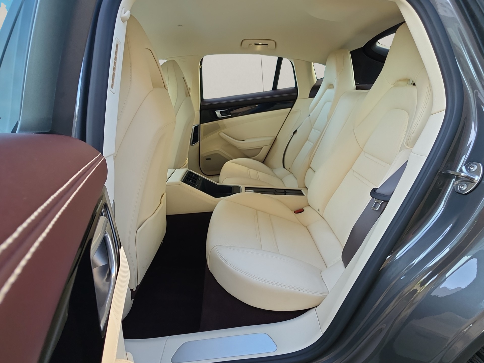PORSCHE Panamera 4 E-Hybrid PDK-image-11