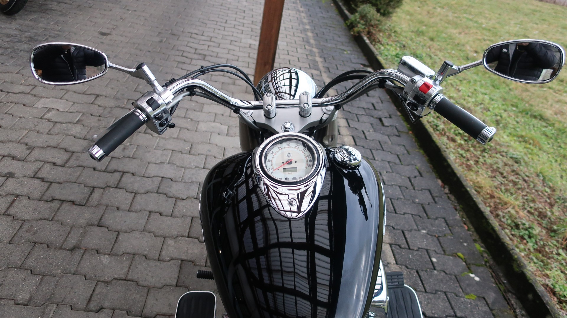 YAMAHA XVS 1100 A Drag Star Classic-image-1