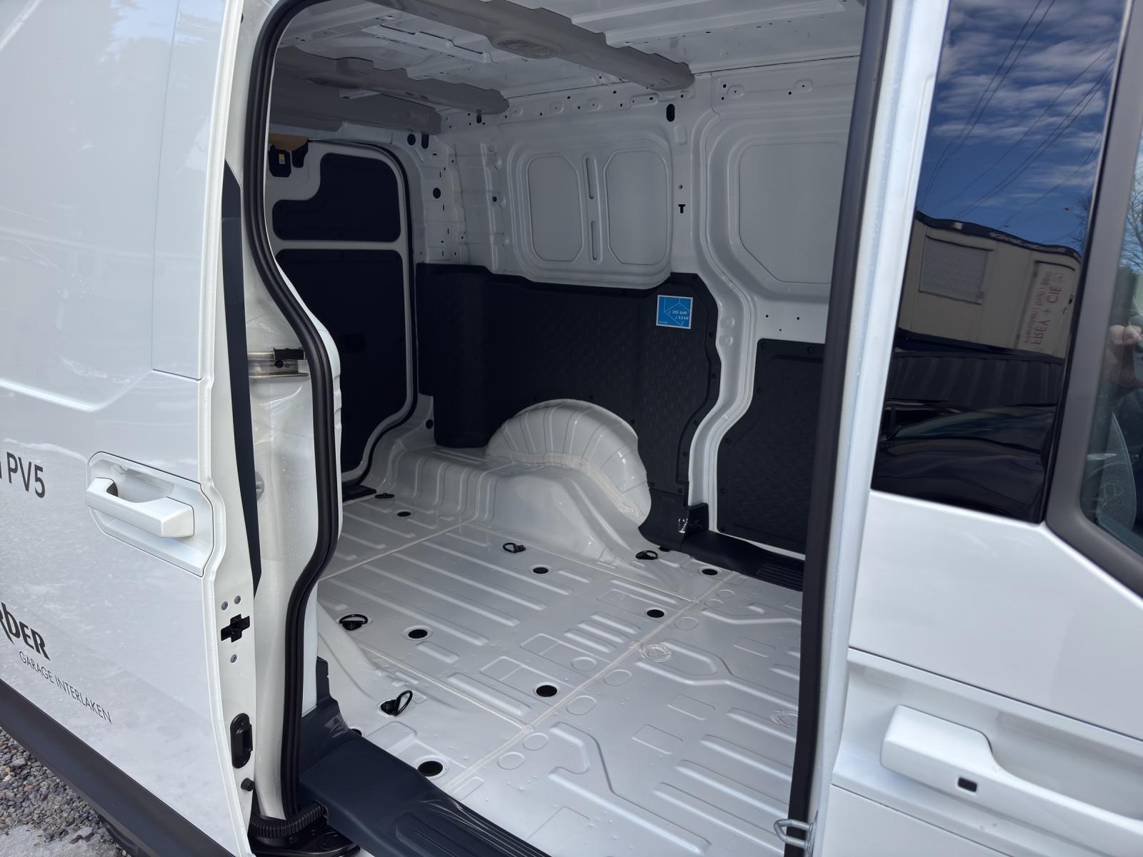KIA PV5 Cargo 51.5 kWh Essential-image-7