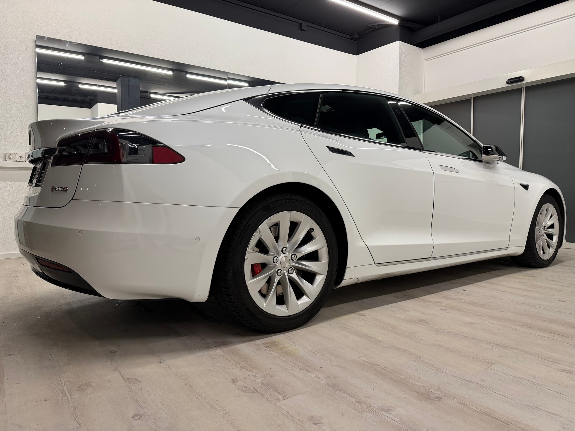 TESLA Model S 100 D Performance-image-9