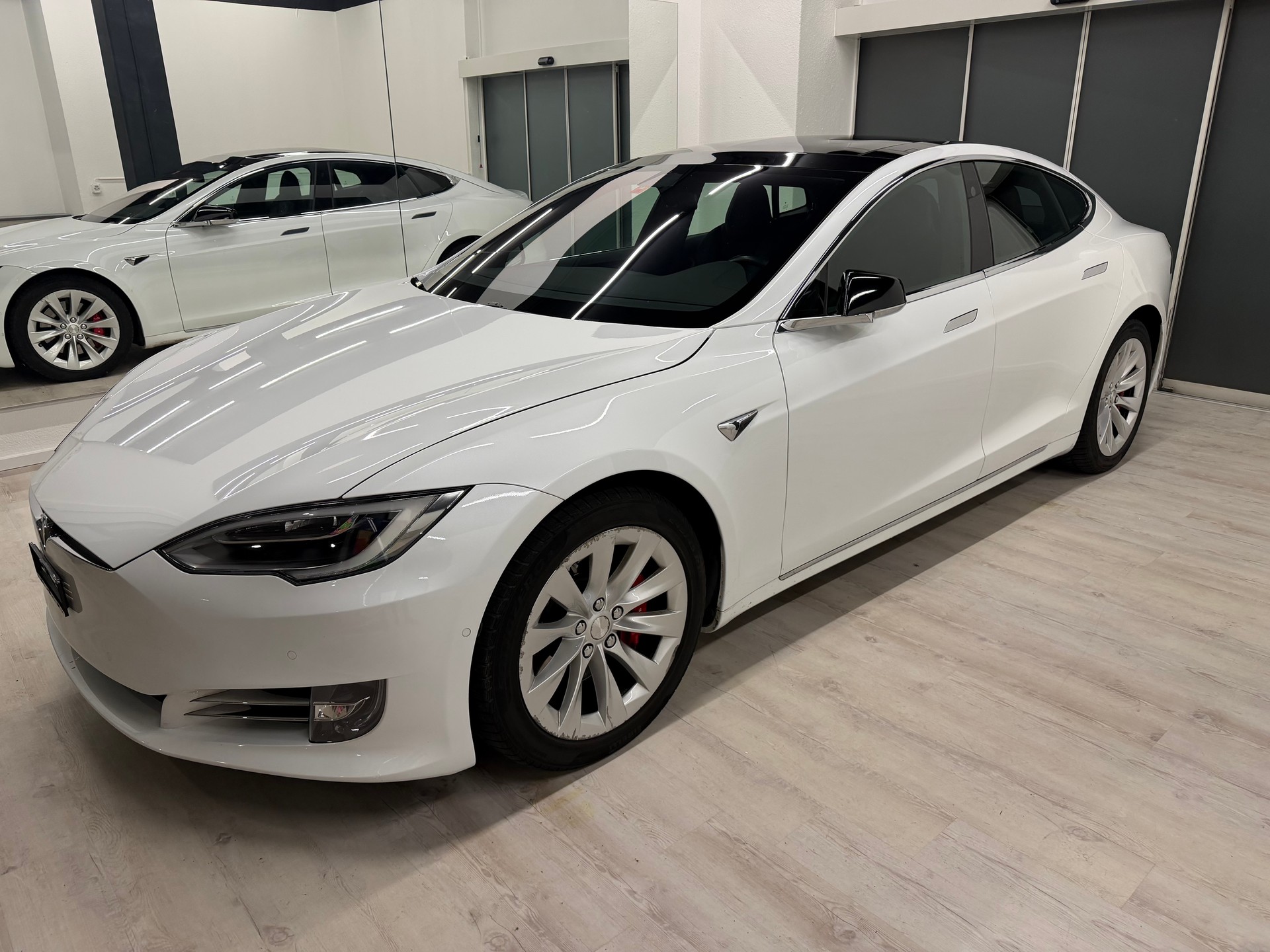 TESLA Model S 100 D Performance