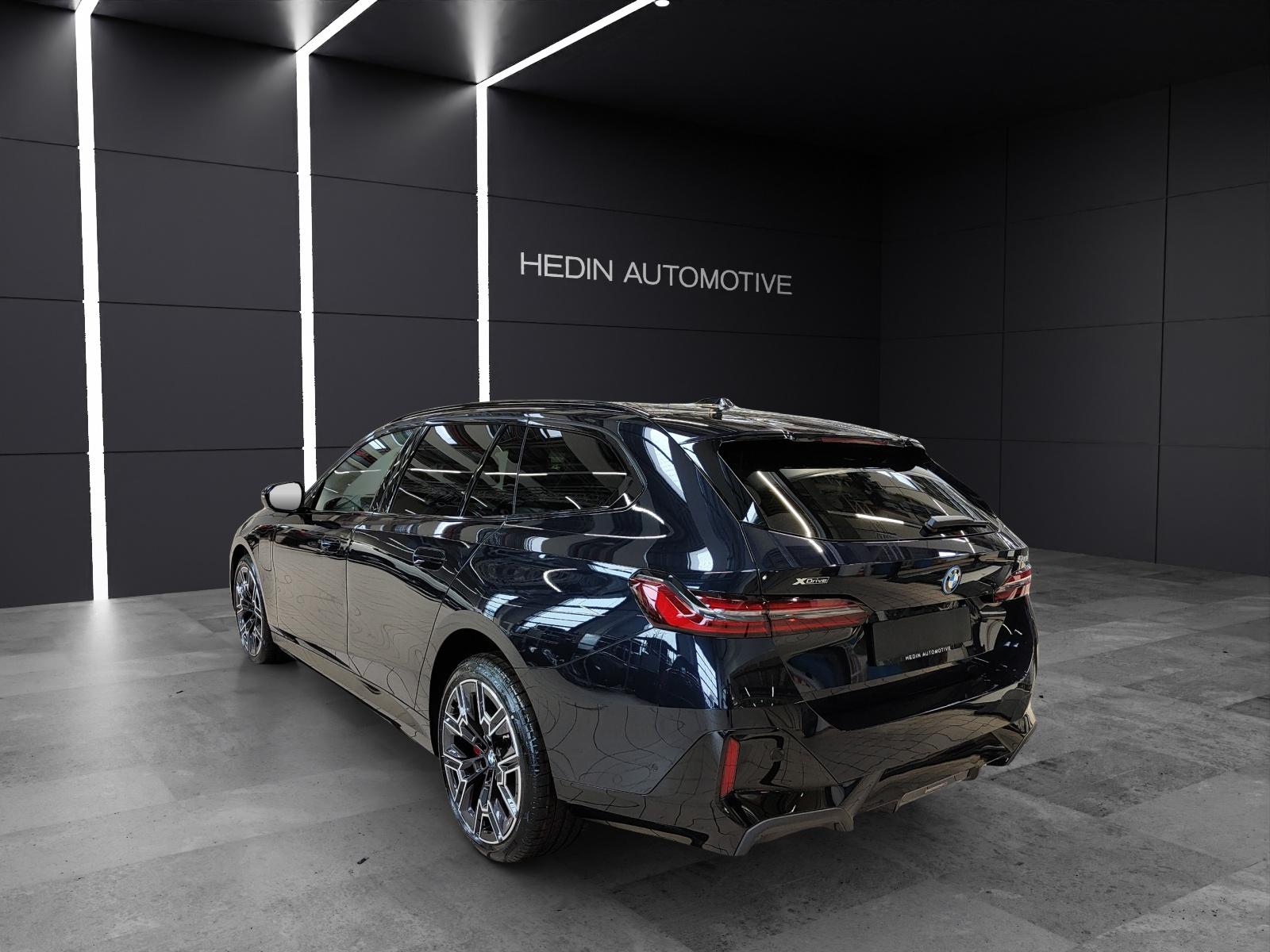 BMW 550e xDrive Touring-showroom-element-2