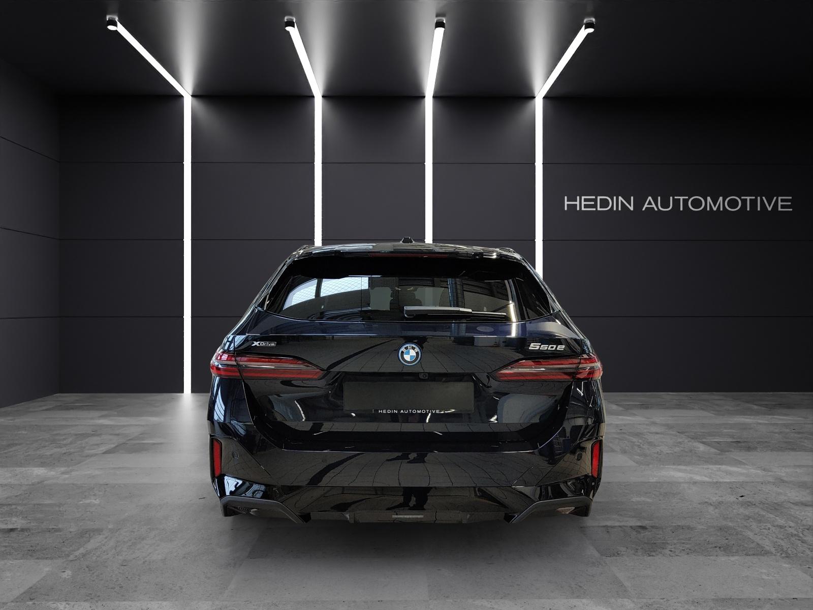 BMW 550e xDrive Touring-image-11