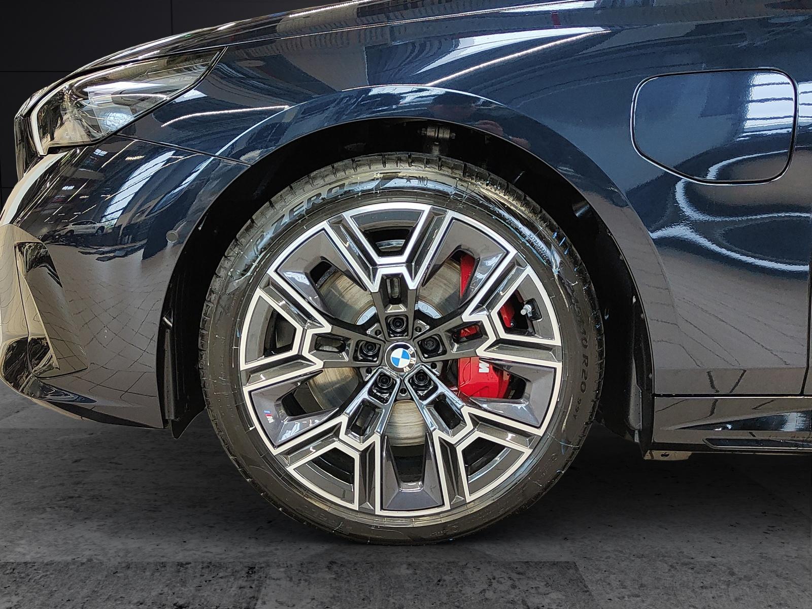 BMW 550e xDrive Touring-image-4