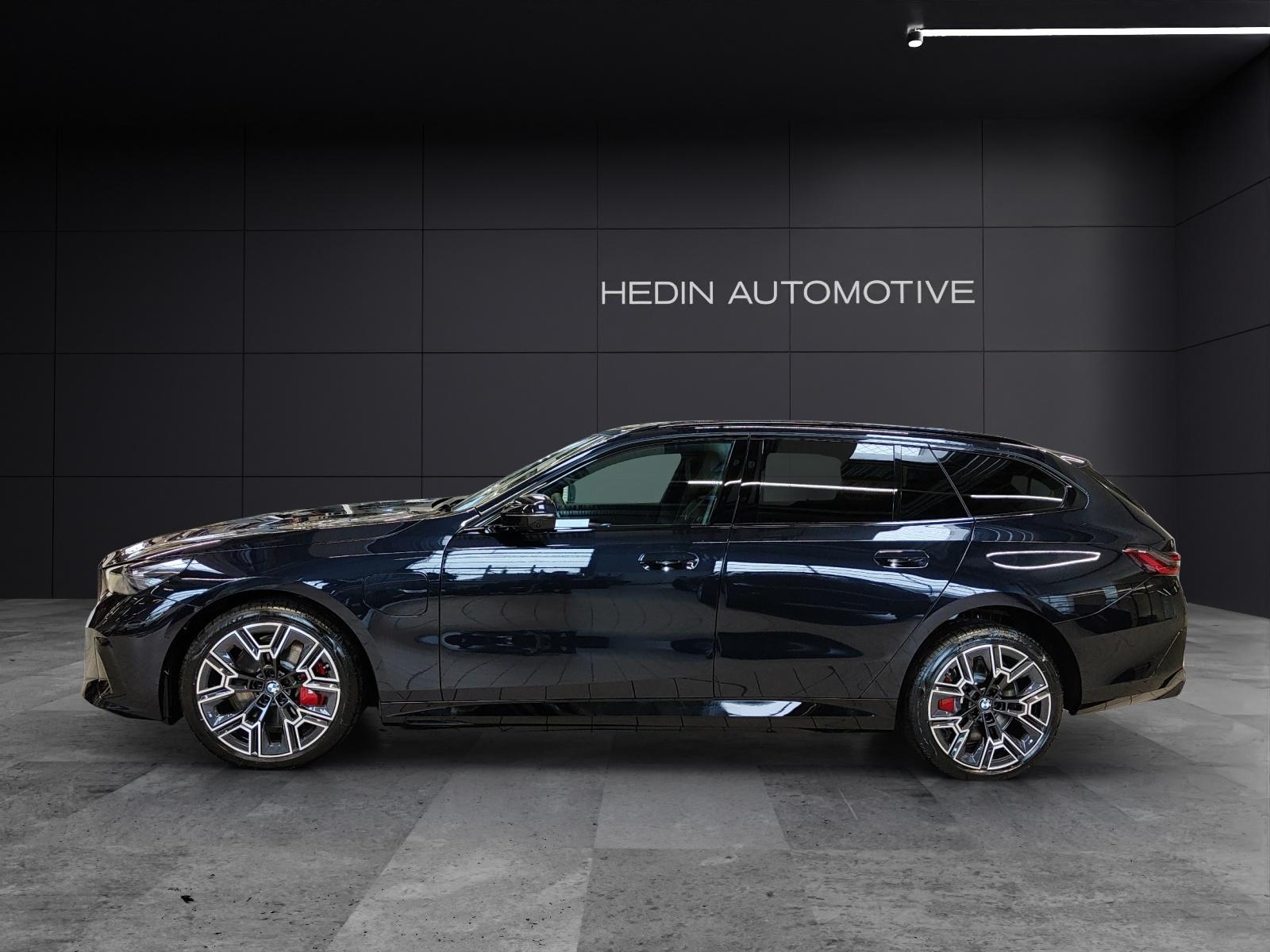 BMW 550e xDrive Touring-showroom-element-3