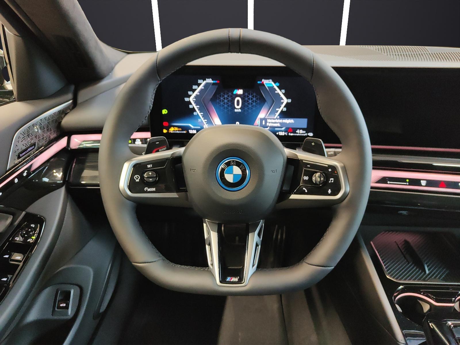 BMW 550e xDrive Touring-image-8