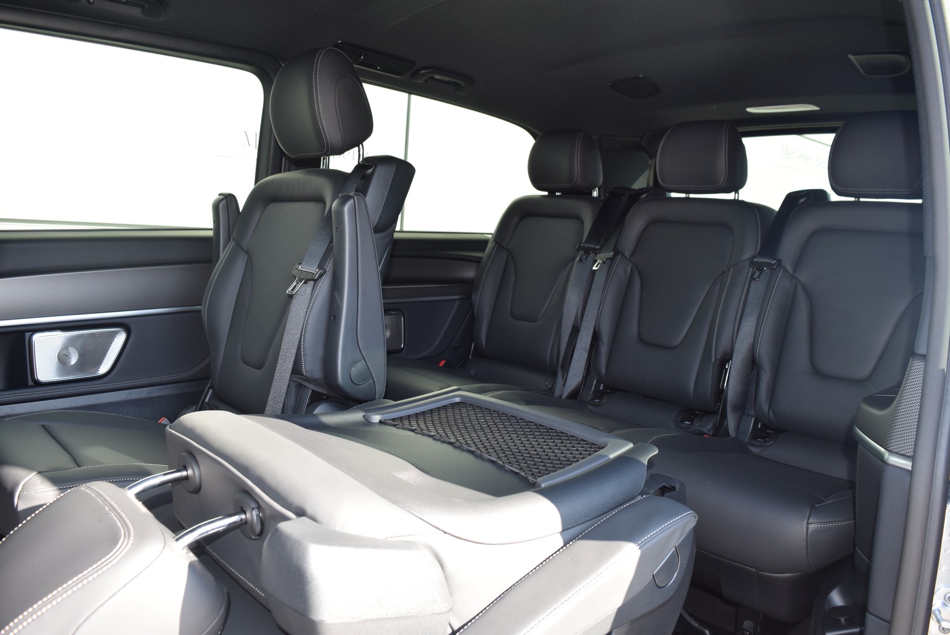 MERCEDES-BENZ V 300 d lang 4Matic Swiss Edition 9G-Tronic-image-9