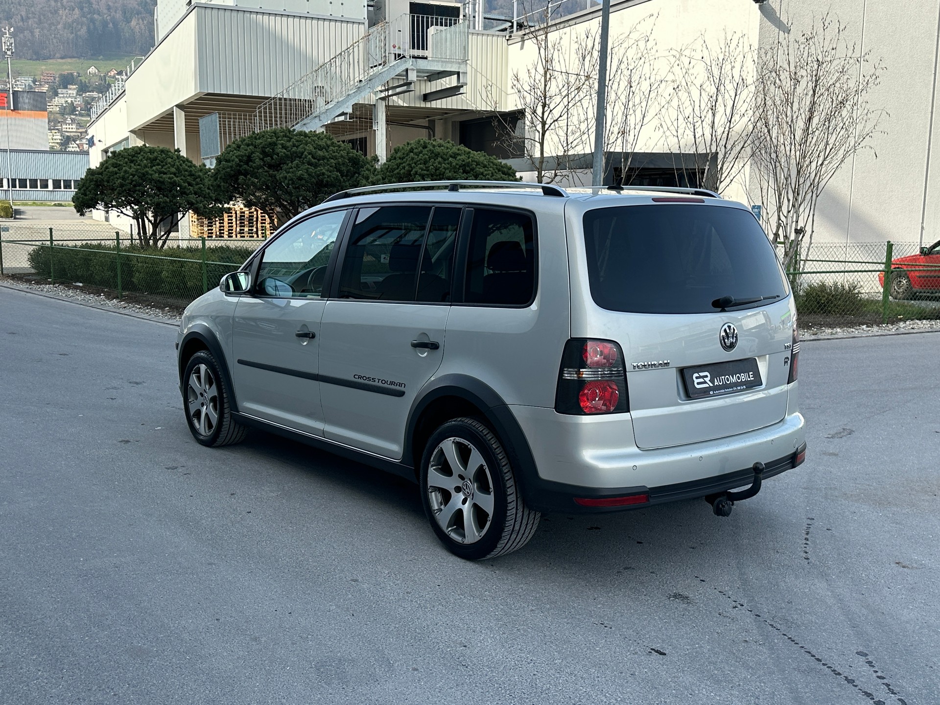 VW CrossTouran 1.4 TSI 7 Plätze-image-6