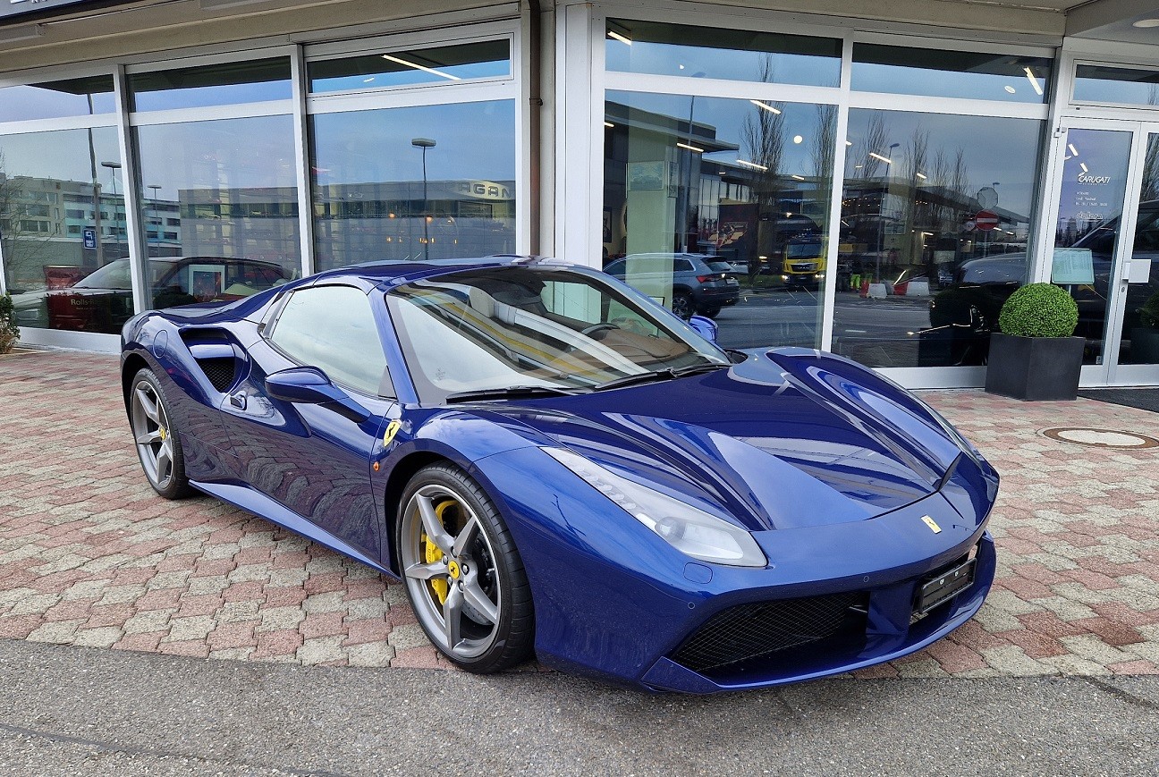 FERRARI 488 Spider 3.9 V8-showroom-element-1