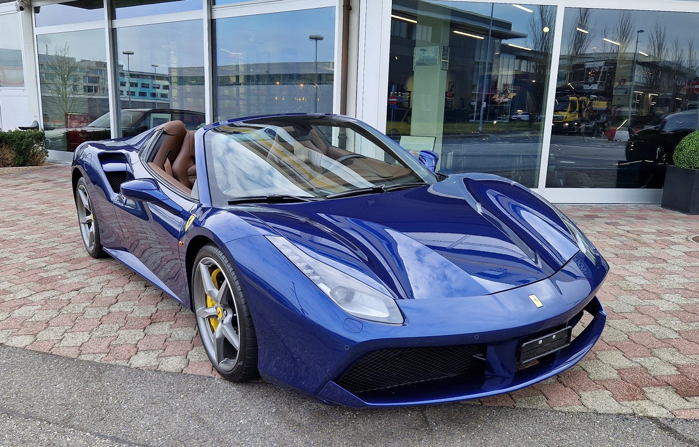FERRARI 488 Spider 3.9 V8-showroom-element-2