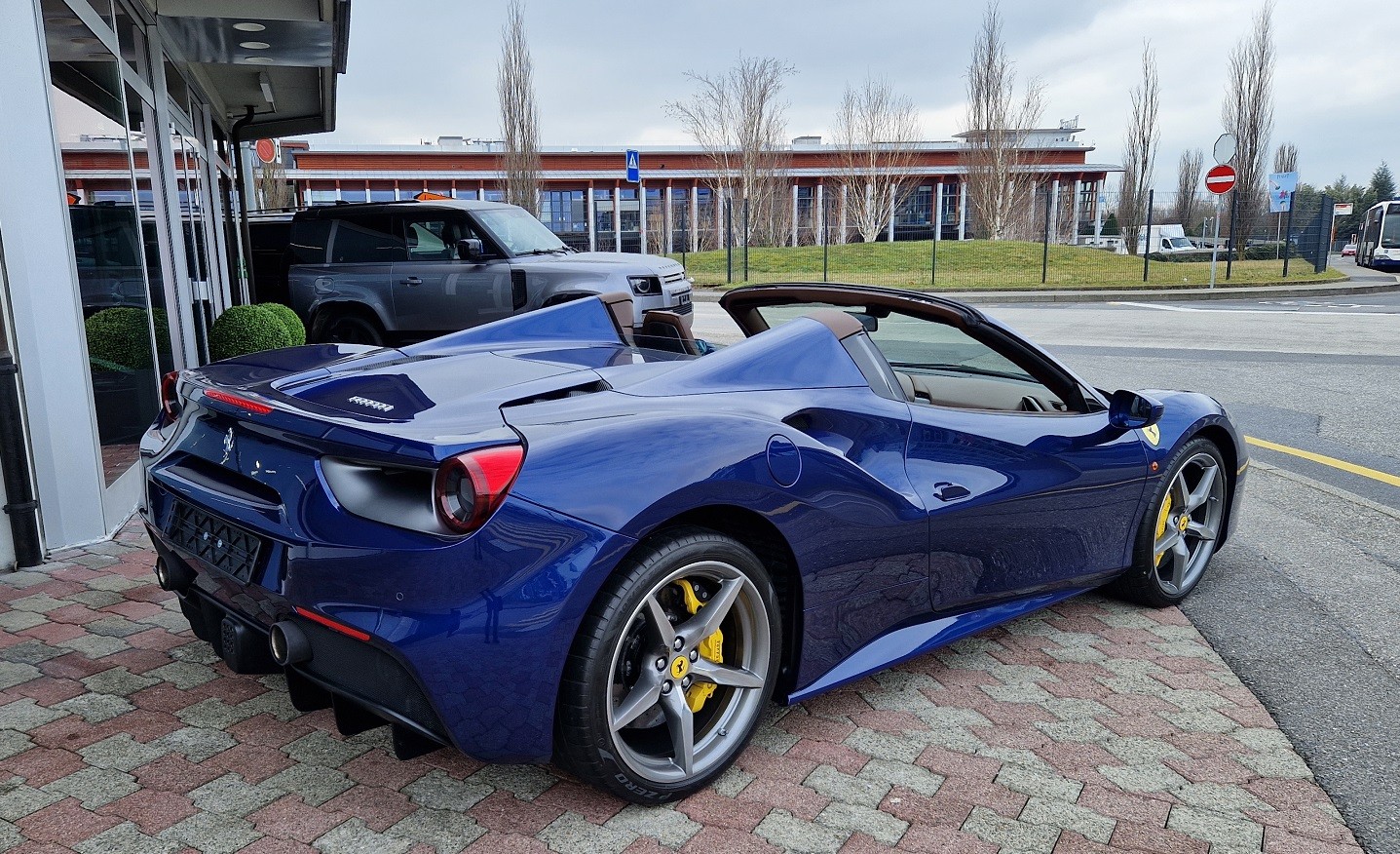 FERRARI 488 Spider 3.9 V8-image-6
