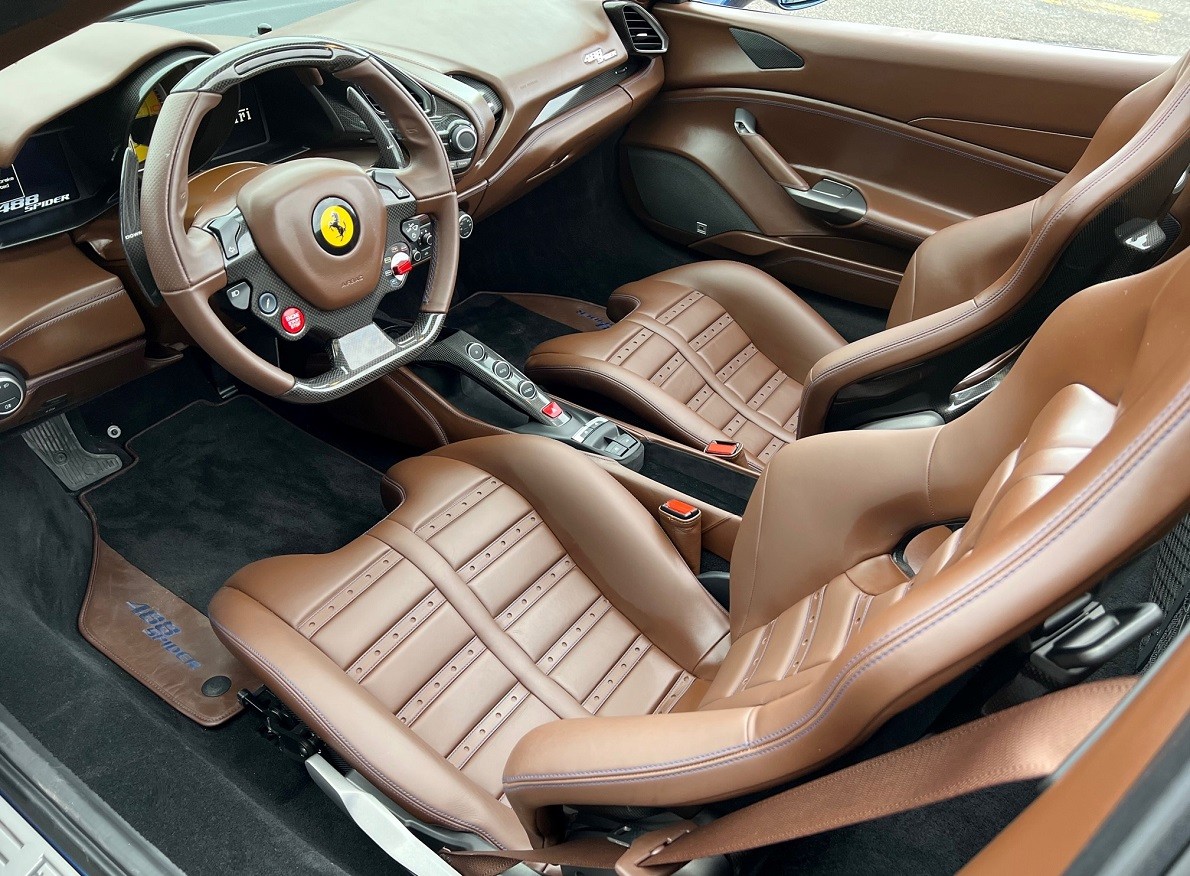 FERRARI 488 Spider 3.9 V8-image-10