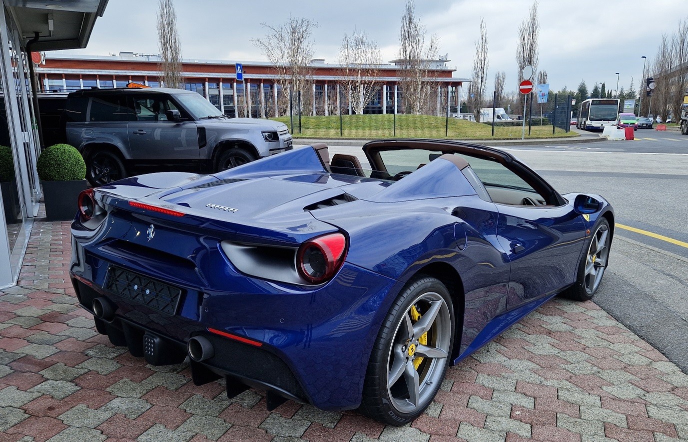 FERRARI 488 Spider 3.9 V8-image-7