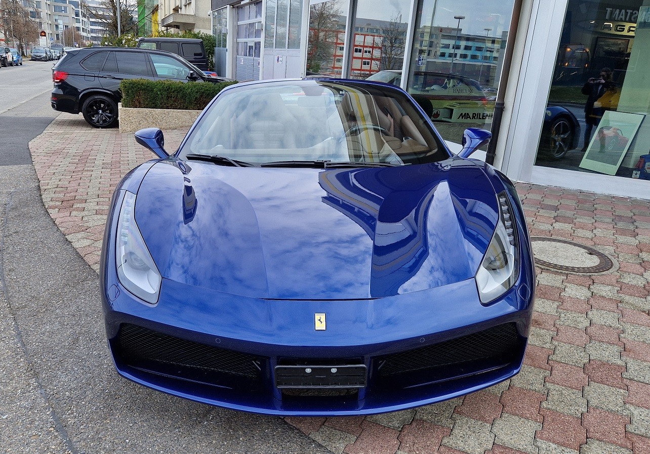 FERRARI 488 Spider 3.9 V8-showroom-element-3