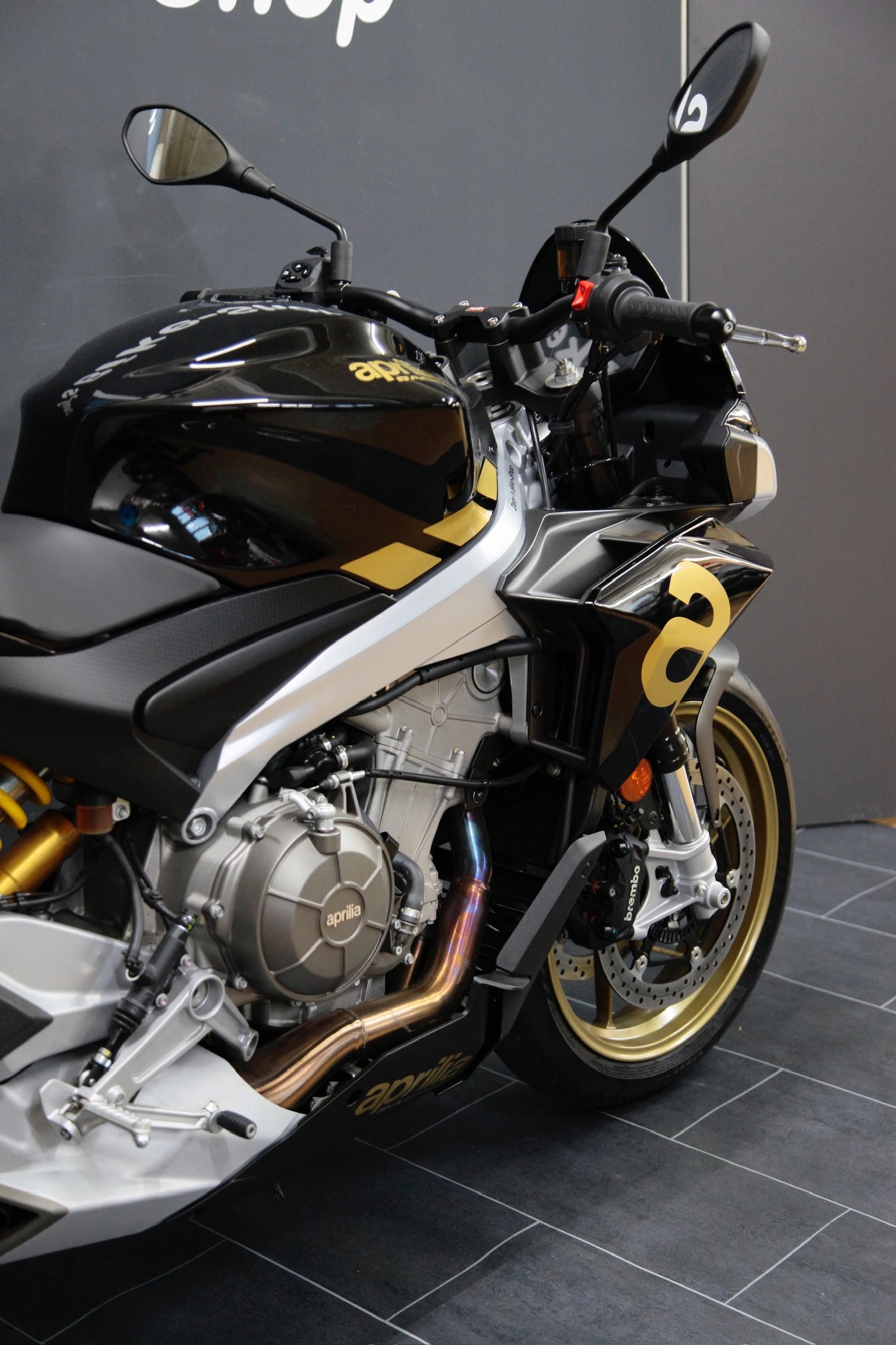 APRILIA Tuono 660 Factory Ultra Dark-showroom-element-2
