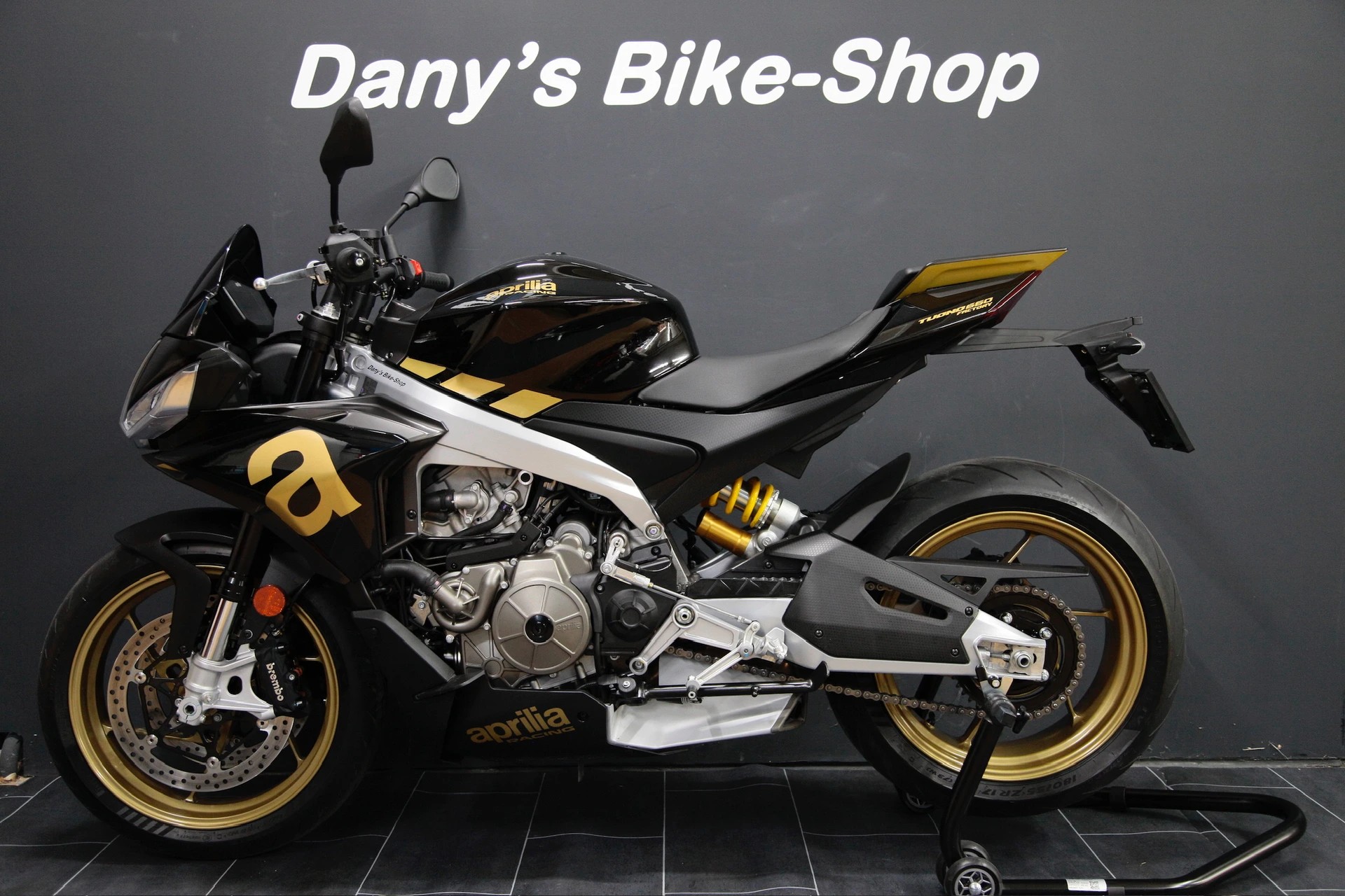 APRILIA Tuono 660 Factory Ultra Dark-showroom-element-3
