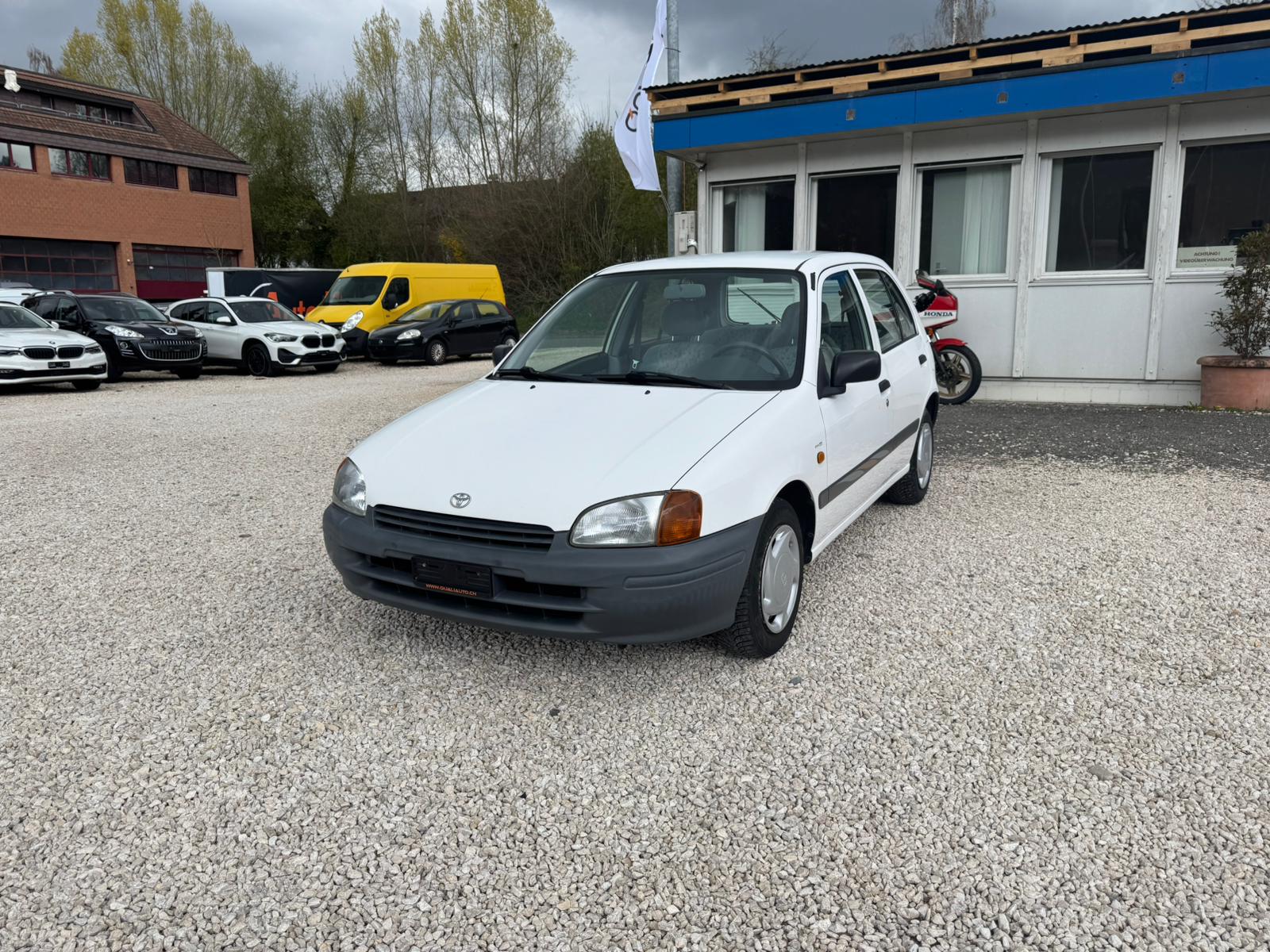 TOYOTA Starlet 1.3-showroom-element-1