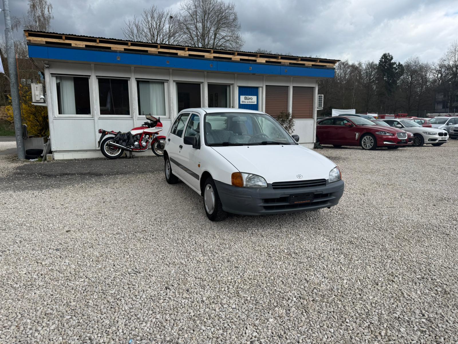 TOYOTA Starlet 1.3-showroom-element-2