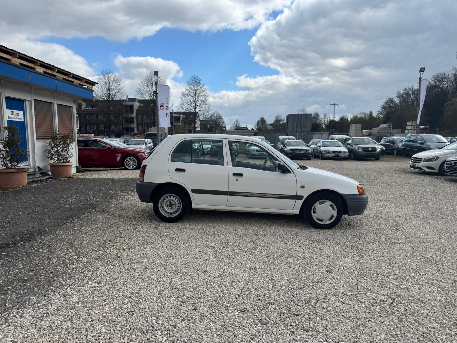 TOYOTA Starlet 1.3-showroom-element-3