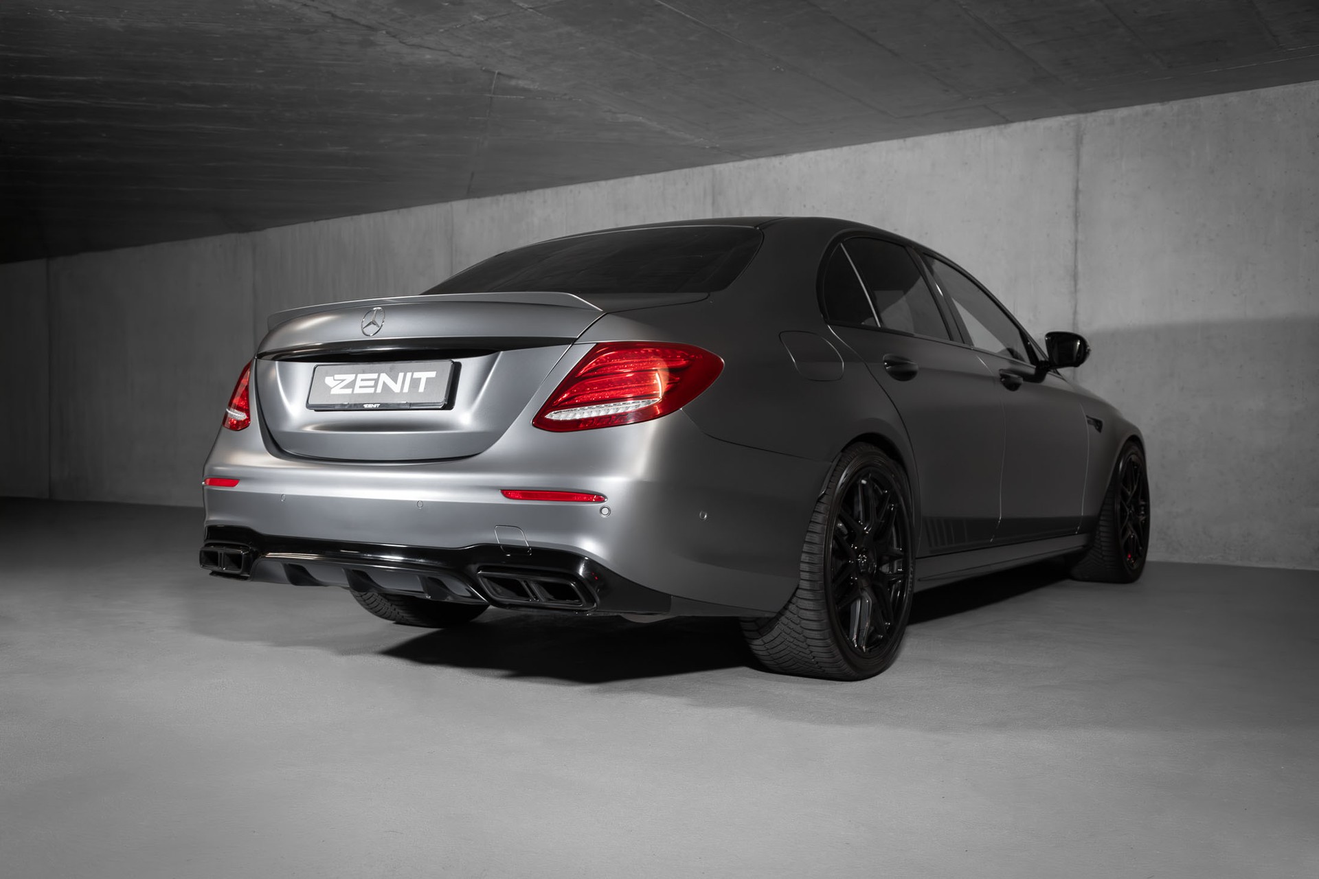 MERCEDES-BENZ E 63 AMG S Edition 1 4Matic Speedshift MCT-image-6