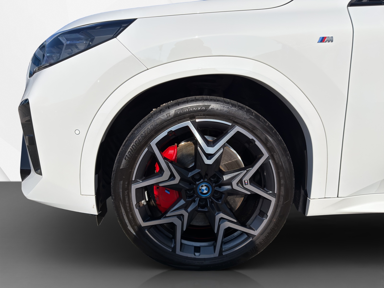 BMW iX2 xDrive 30 M Sport Pro-image-11
