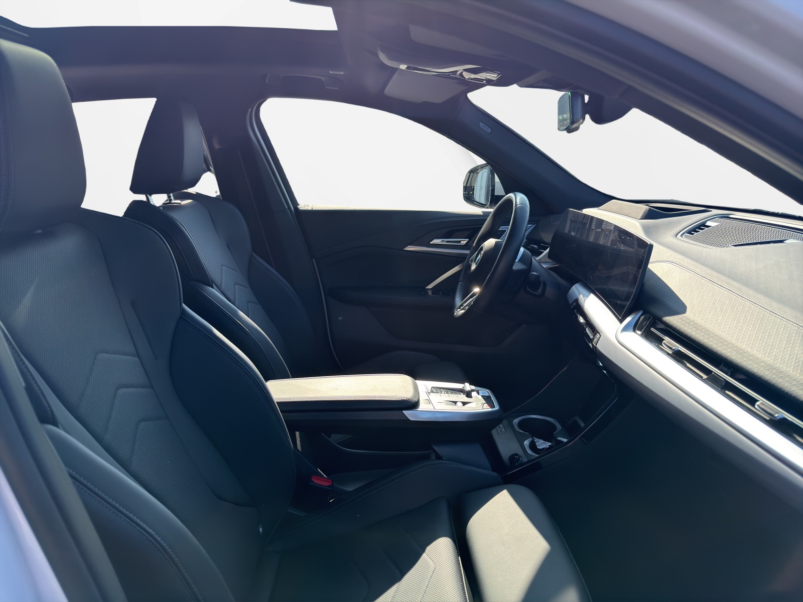 BMW iX2 xDrive 30 M Sport Pro-image-18