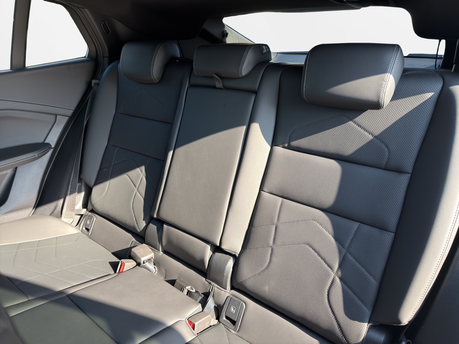 BMW iX2 xDrive 30 M Sport Pro-image-19