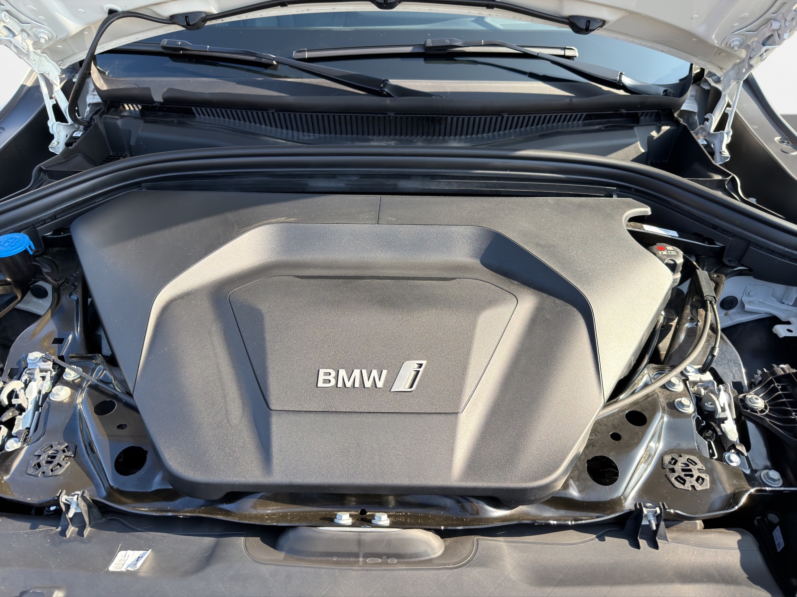 BMW iX2 xDrive 30 M Sport Pro-image-10