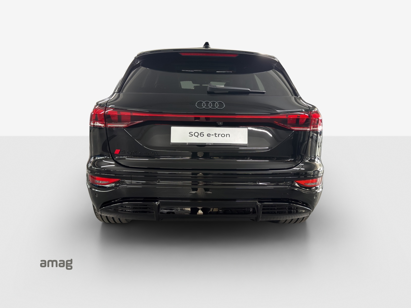 AUDI SQ6 e-tron quattro-showroom-element-3