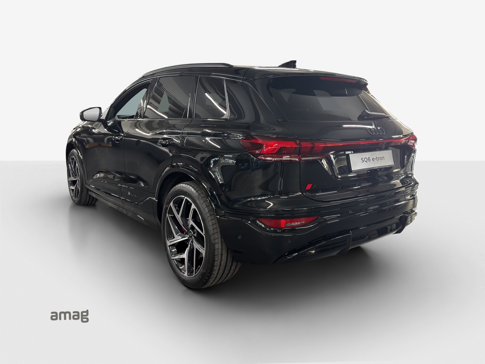 AUDI SQ6 e-tron quattro-showroom-element-2