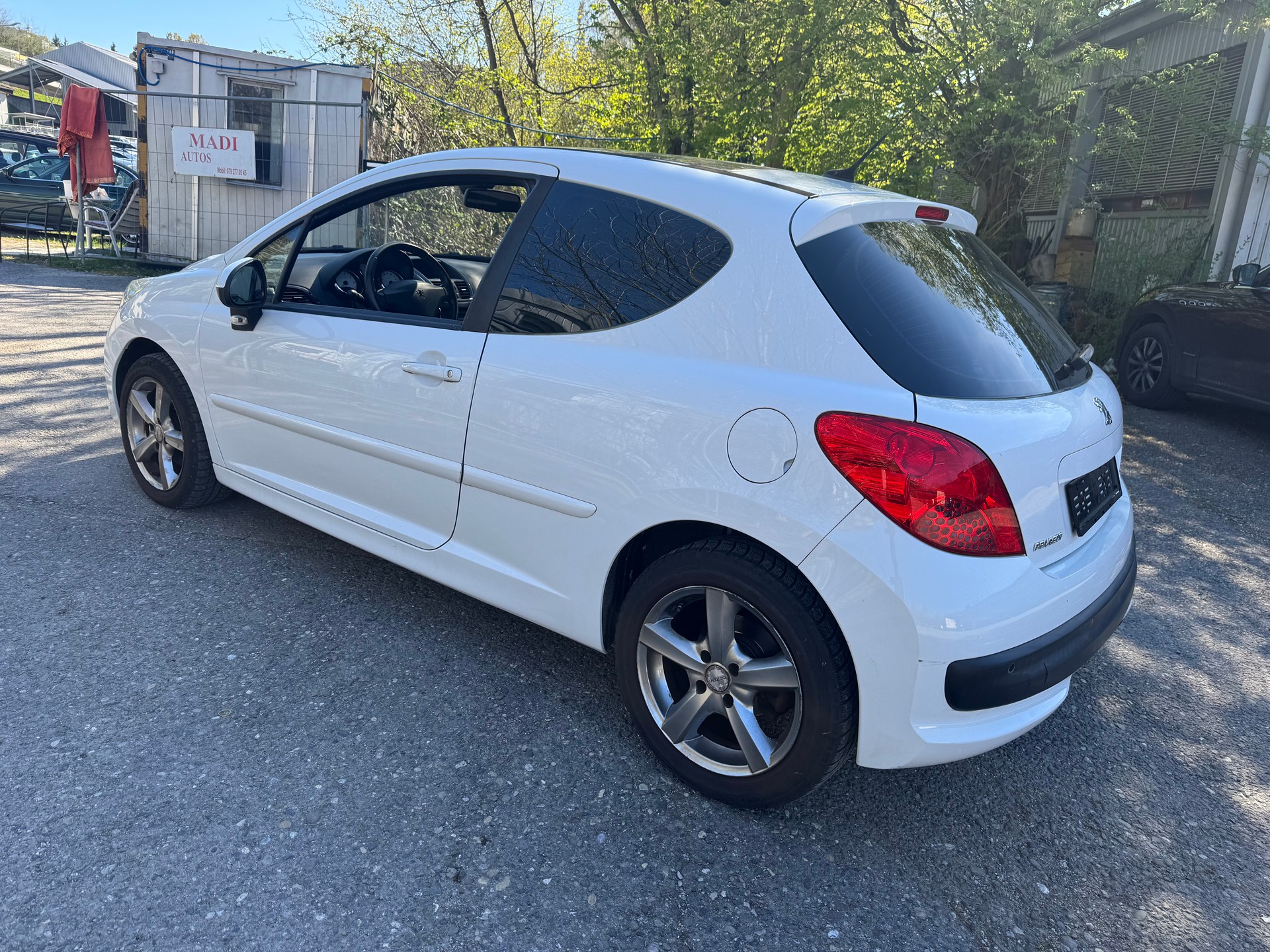 PEUGEOT 207 1.6 16V Turbo Sport-image-5