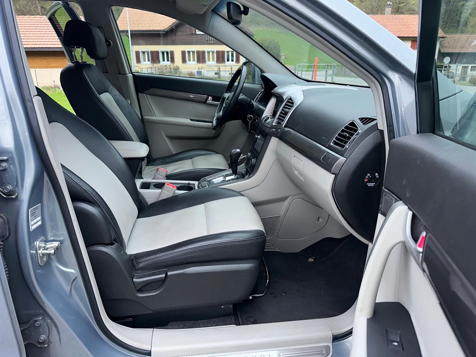 CHEVROLET Captiva 2.2 VCDi LTZ 4WD Automatic-image-6