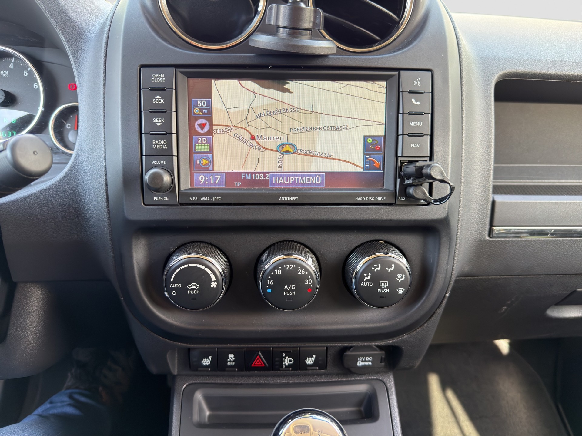 JEEP Compass 2.4 Limited Automatic-image-12