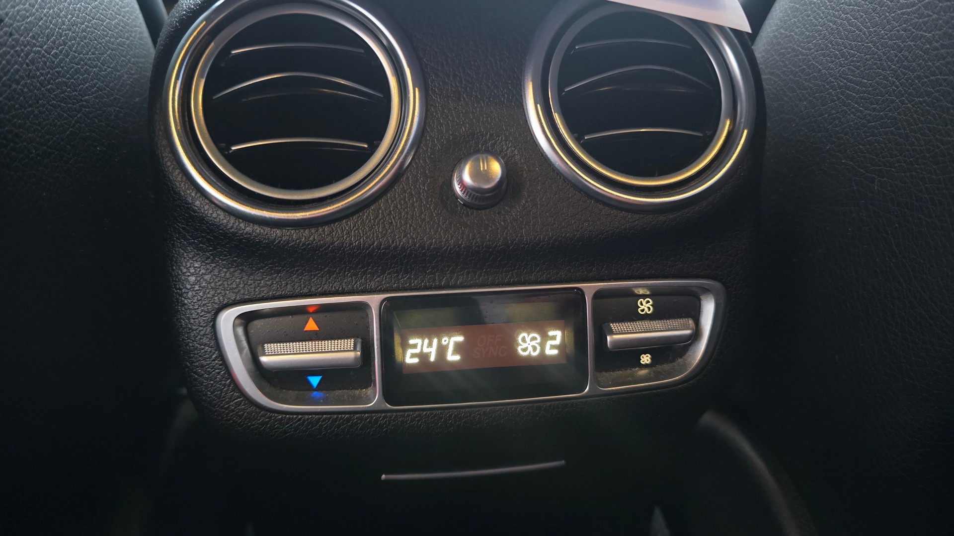 MERCEDES-BENZ E 43 AMG 4 Matic 9G-Tronic-image-9