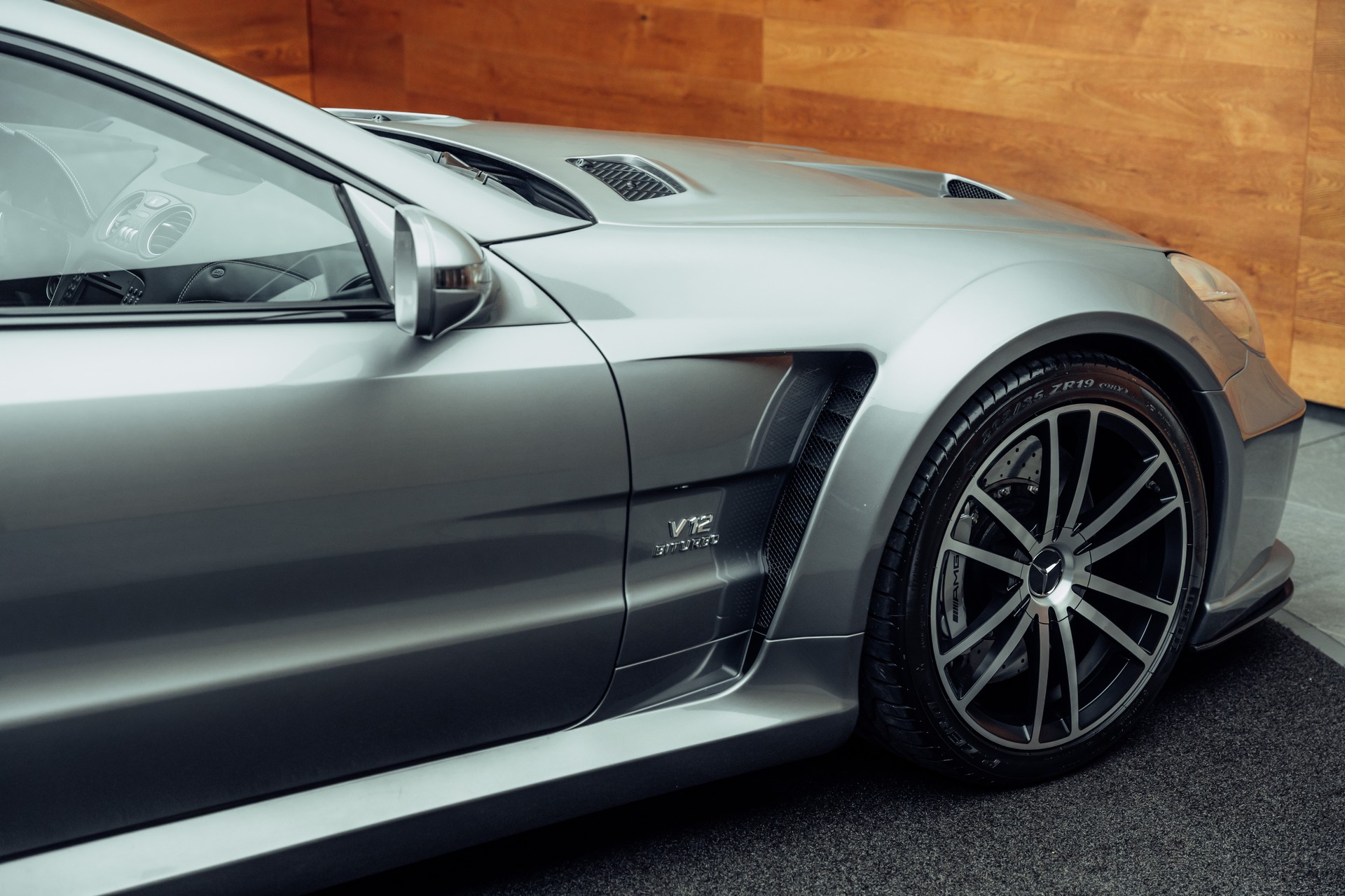 MERCEDES-BENZ SL 65 AMG Black Series Speedshift-image-25