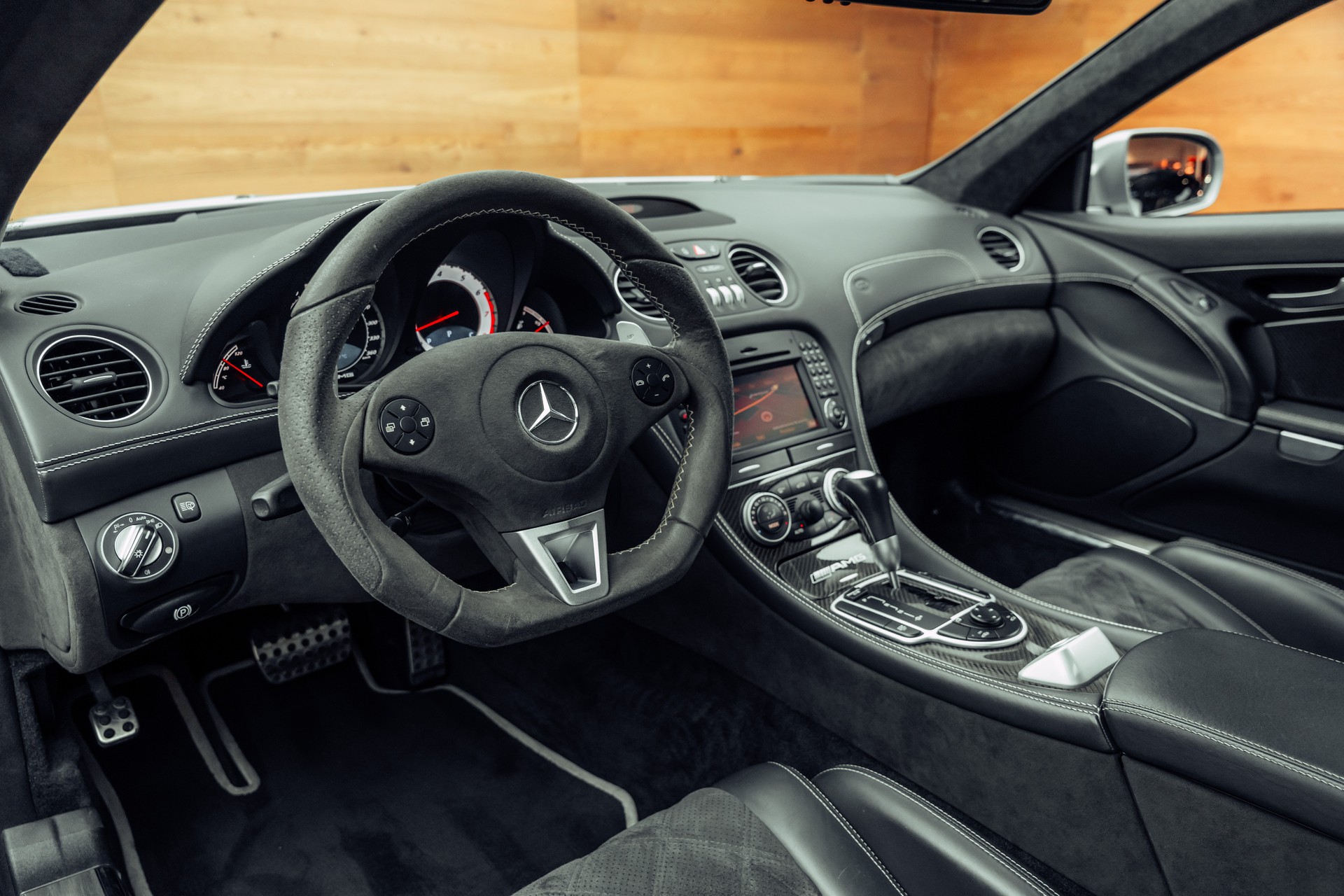 MERCEDES-BENZ SL 65 AMG Black Series Speedshift-image-4
