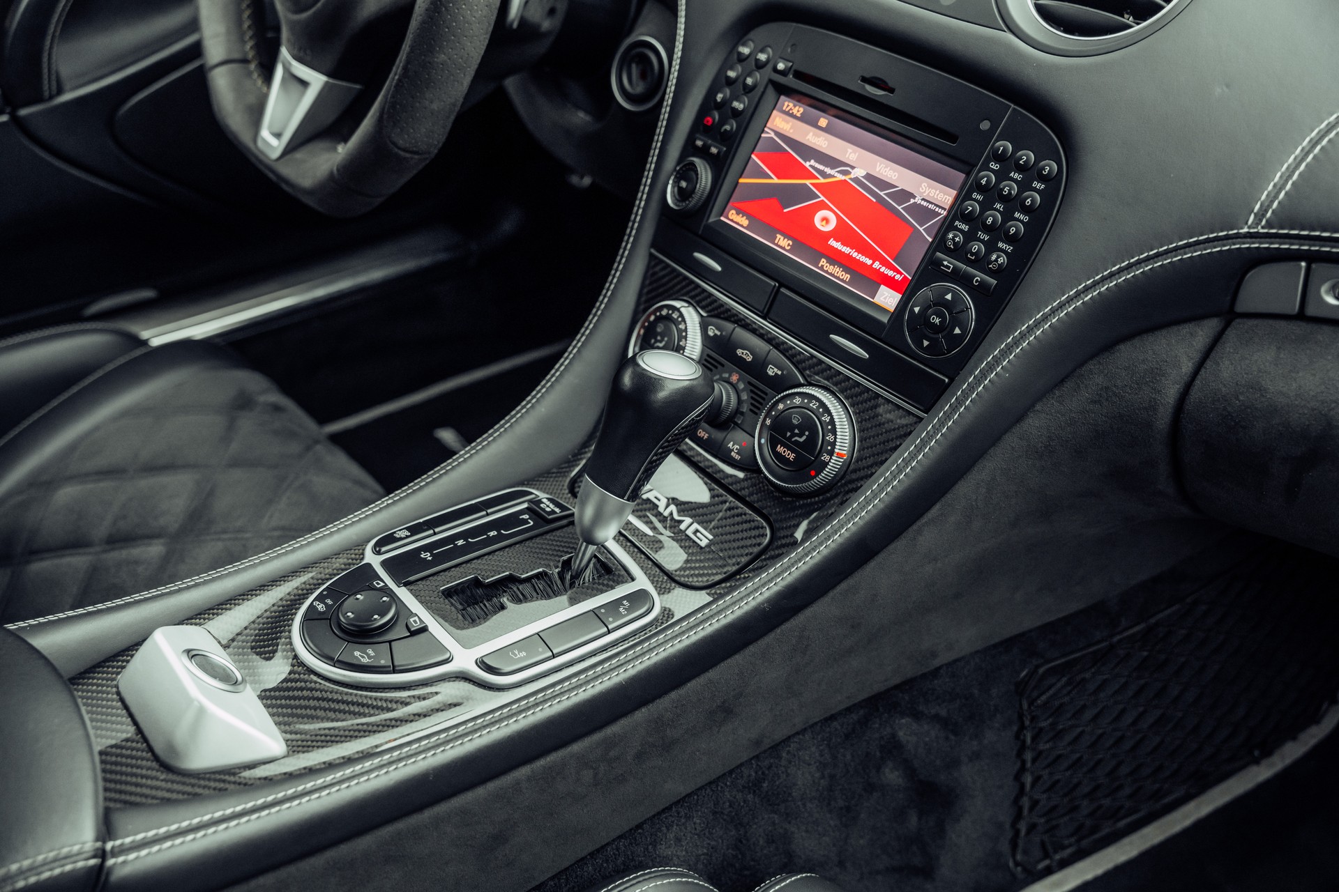 MERCEDES-BENZ SL 65 AMG Black Series Speedshift-image-15