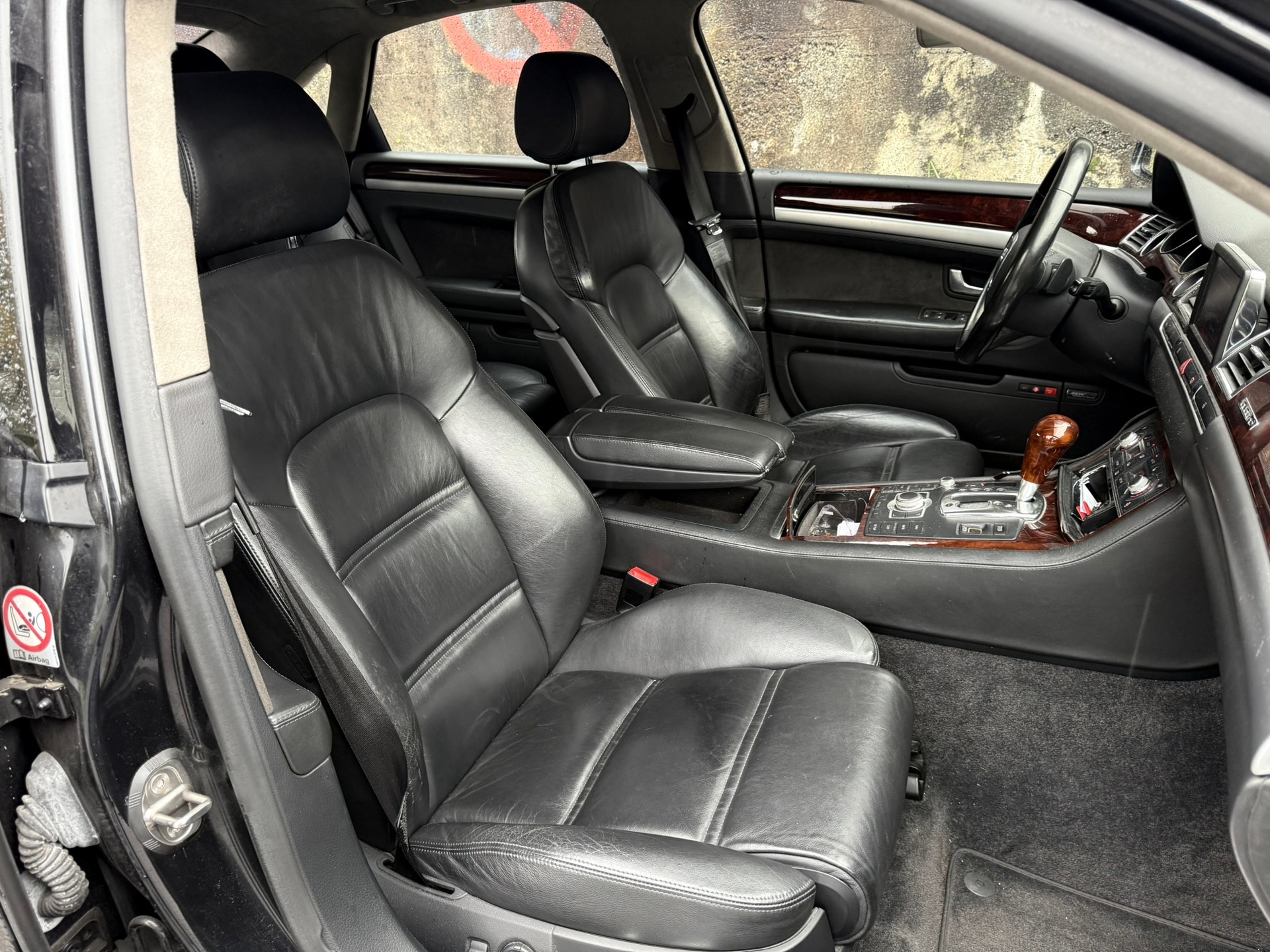 AUDI A8 6.0 quattro tiptronic-image-14