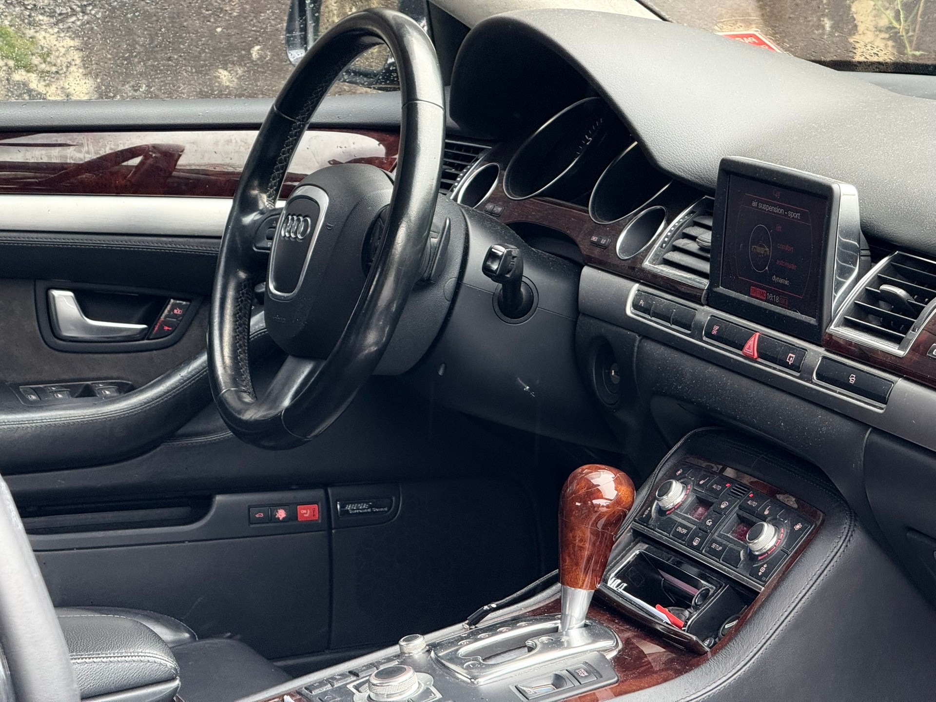 AUDI A8 6.0 quattro tiptronic-image-15