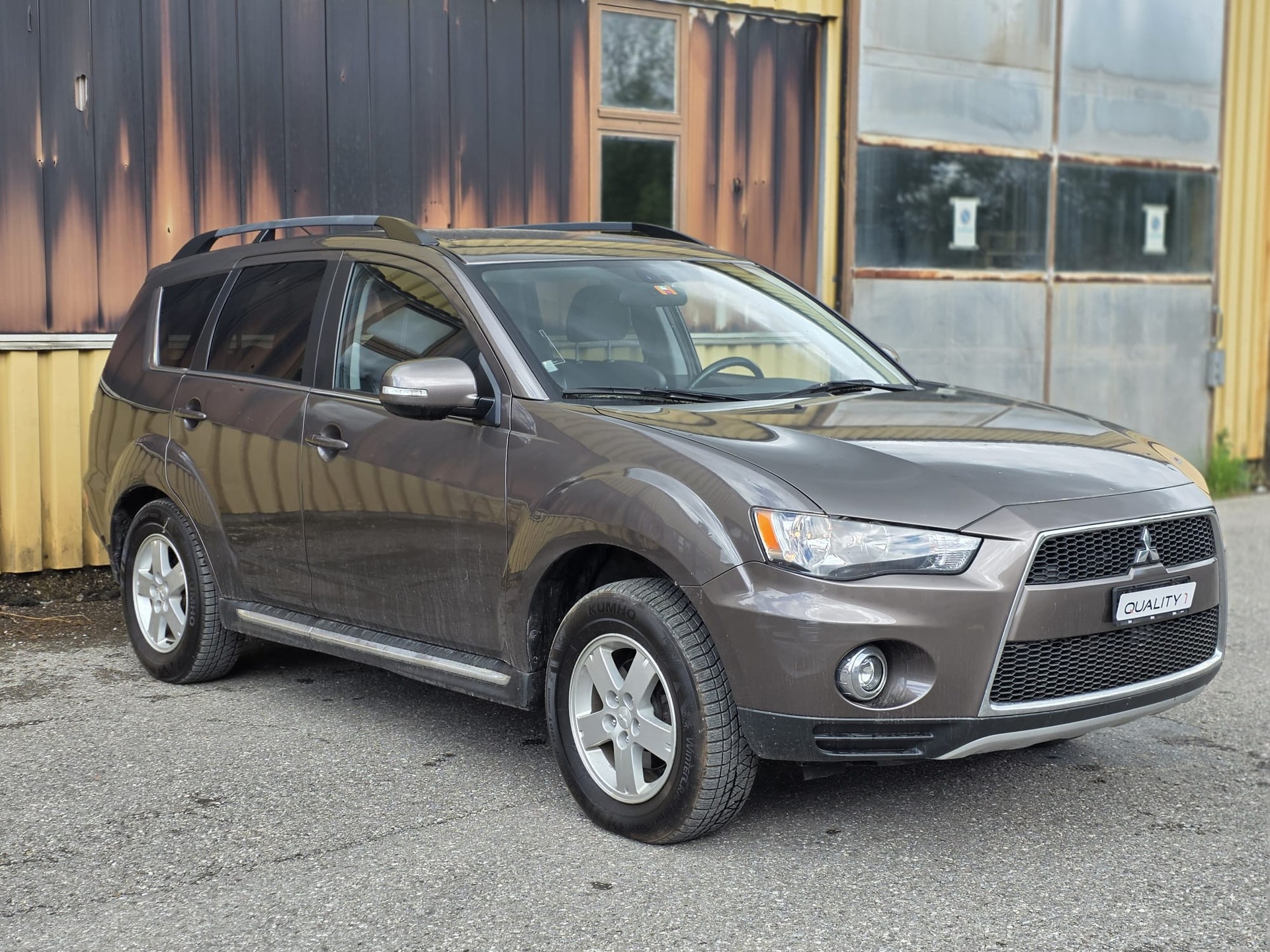 MITSUBISHI Outlander 2.2 DID Jubilé35 4WD-image-2