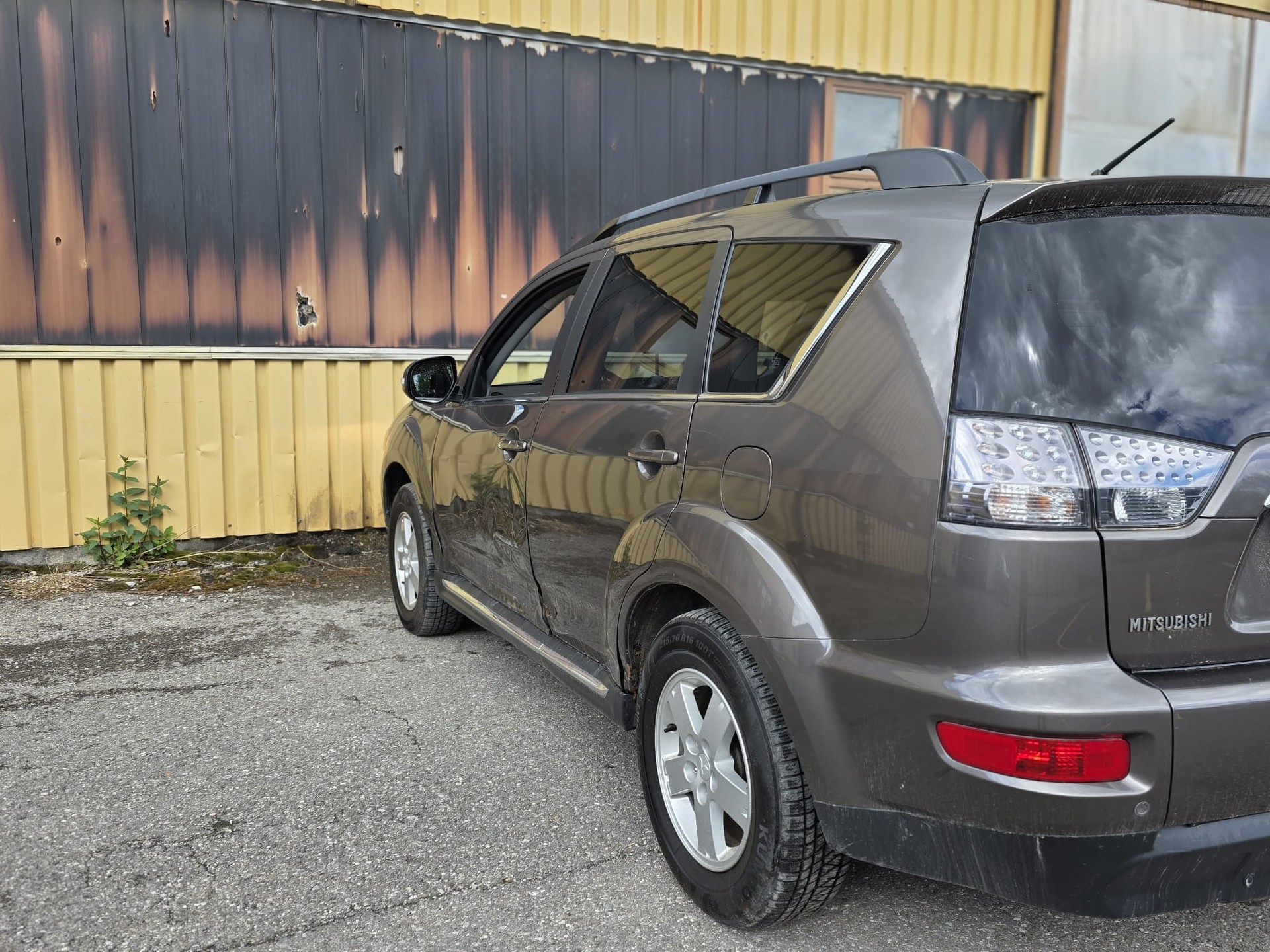 MITSUBISHI Outlander 2.2 DID Jubilé35 4WD-image-4